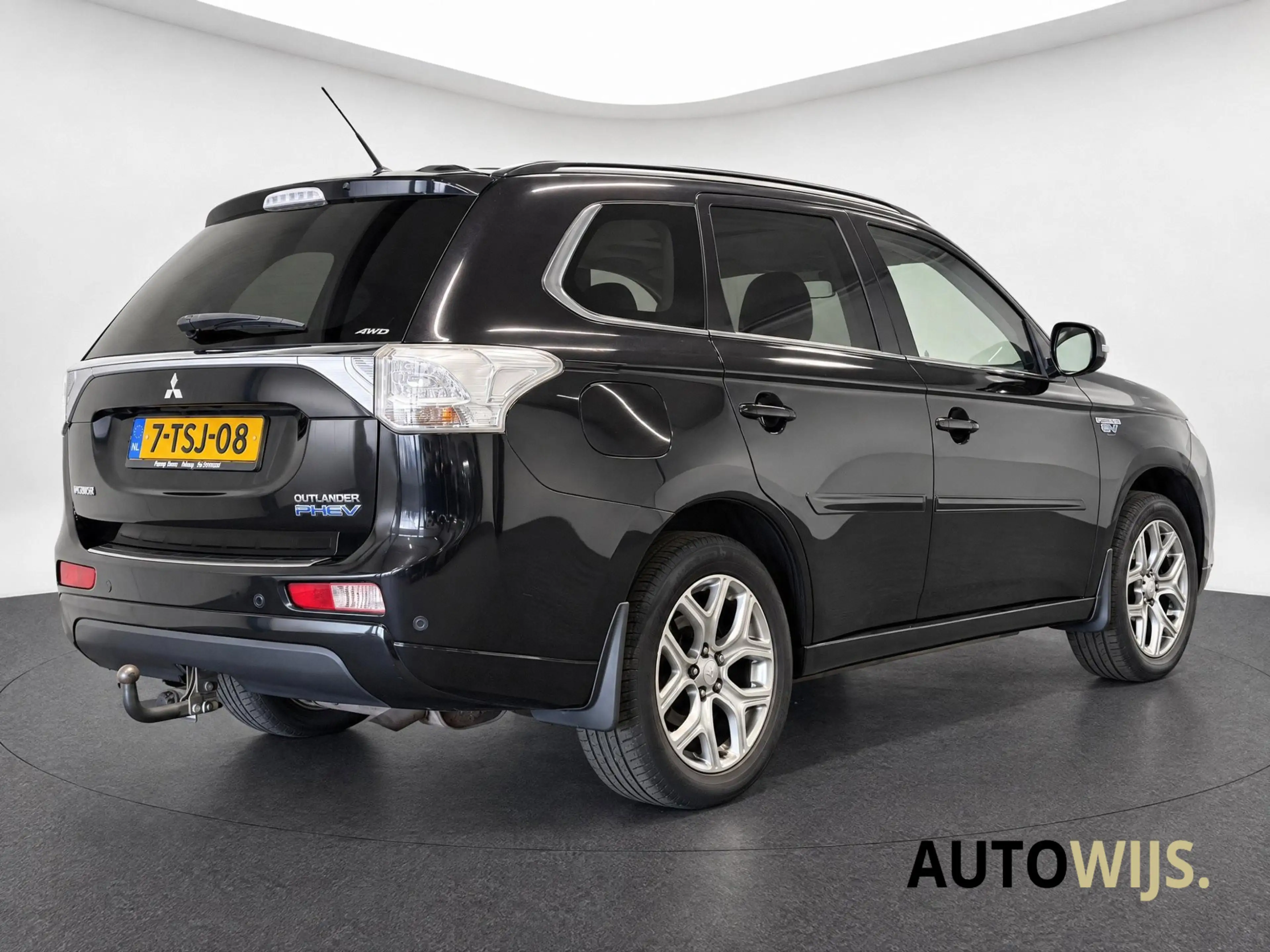 Mitsubishi Outlander 2.0 PHEV instyle+|PANO|LEDER|NL AUTO|TREKHAAK|VOL! — photo 11
