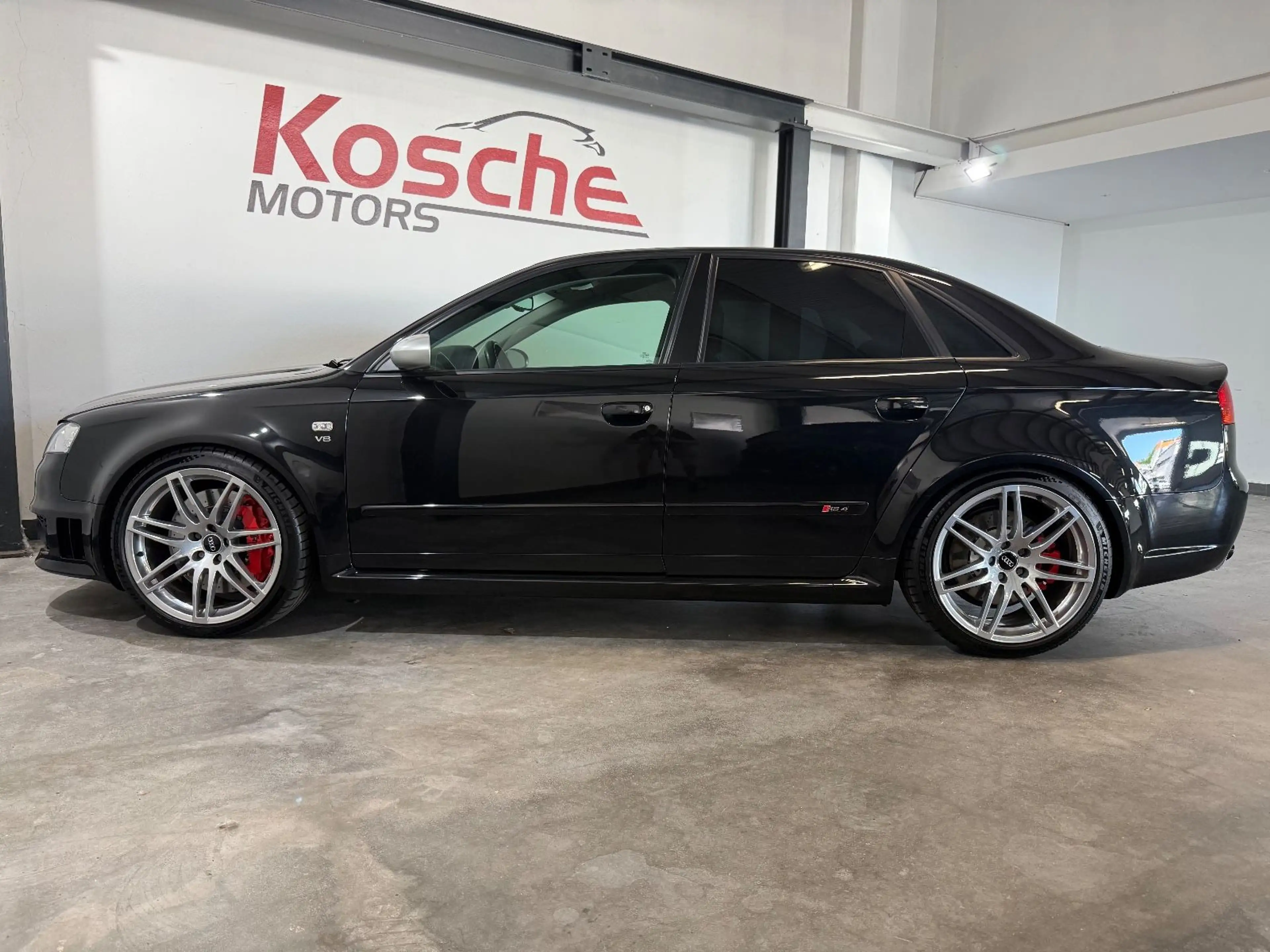 Audi RS4 Limo 4.2 FSI quattro Carbon Schalensitze — photo 6