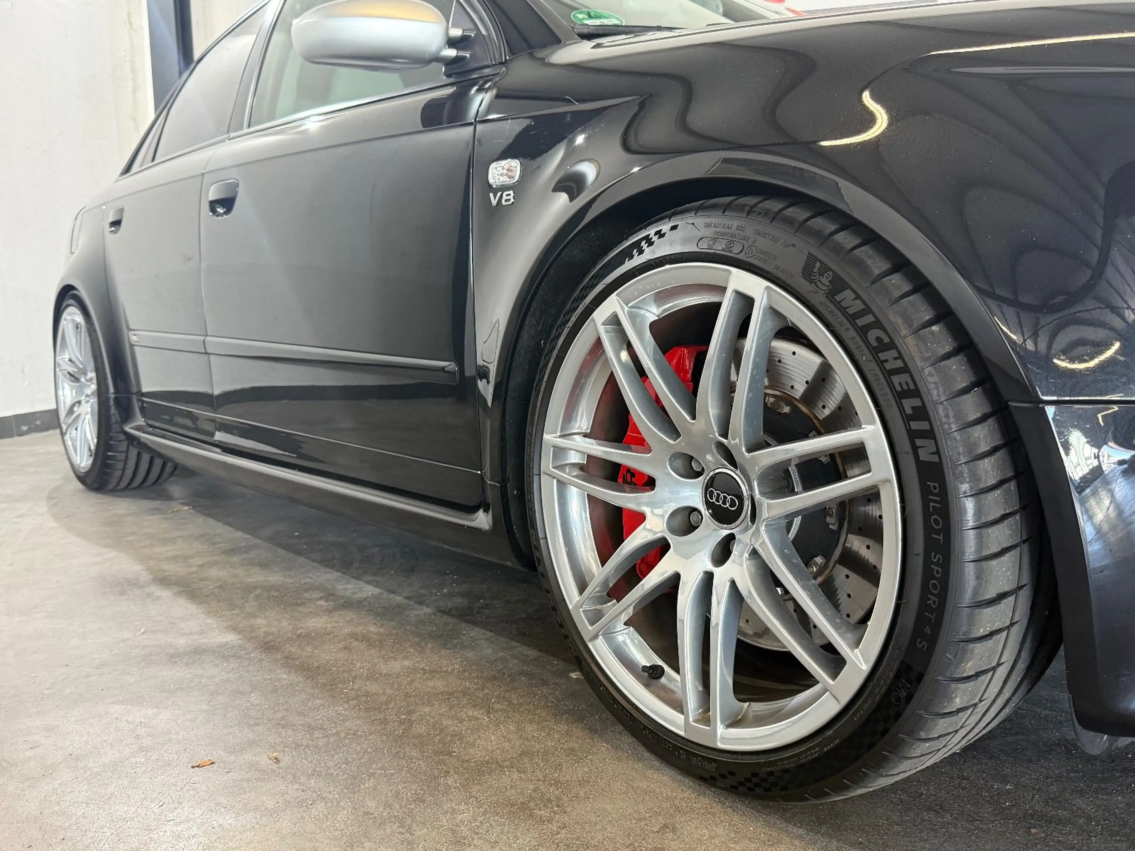 Audi RS4 Limo 4.2 FSI quattro Carbon Schalensitze — photo 9