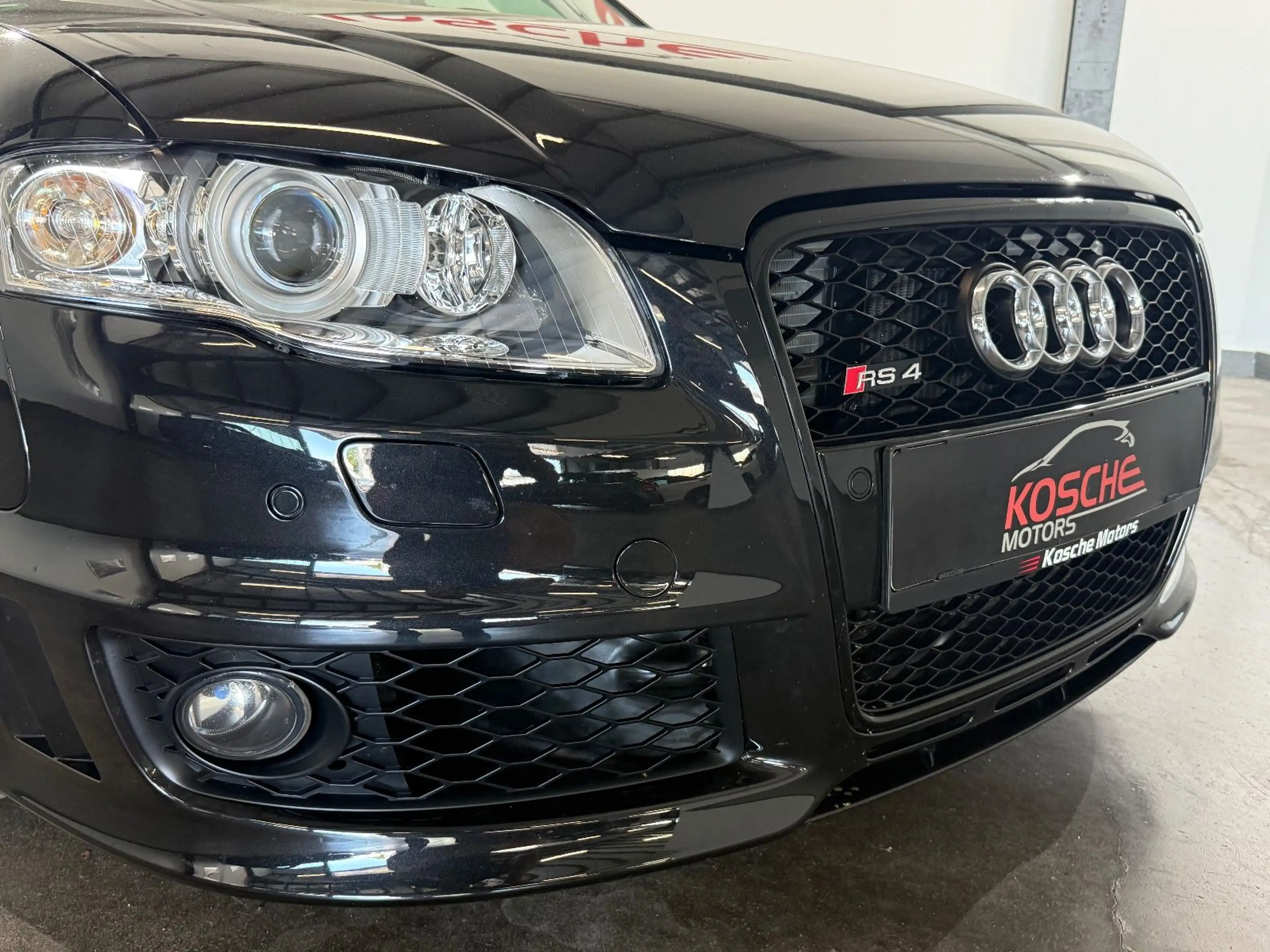 Audi RS4 Limo 4.2 FSI quattro Carbon Schalensitze — photo 2