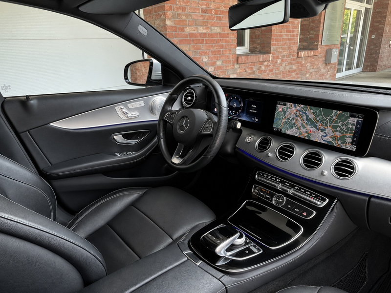 Mercedes-Benz E 220 Panorama Burmester Memory Kamera — photo 8