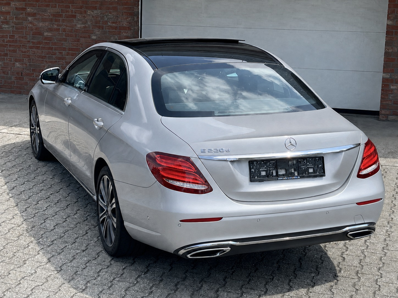 Mercedes-Benz E 220 Panorama Burmester Memory Kamera — photo 3