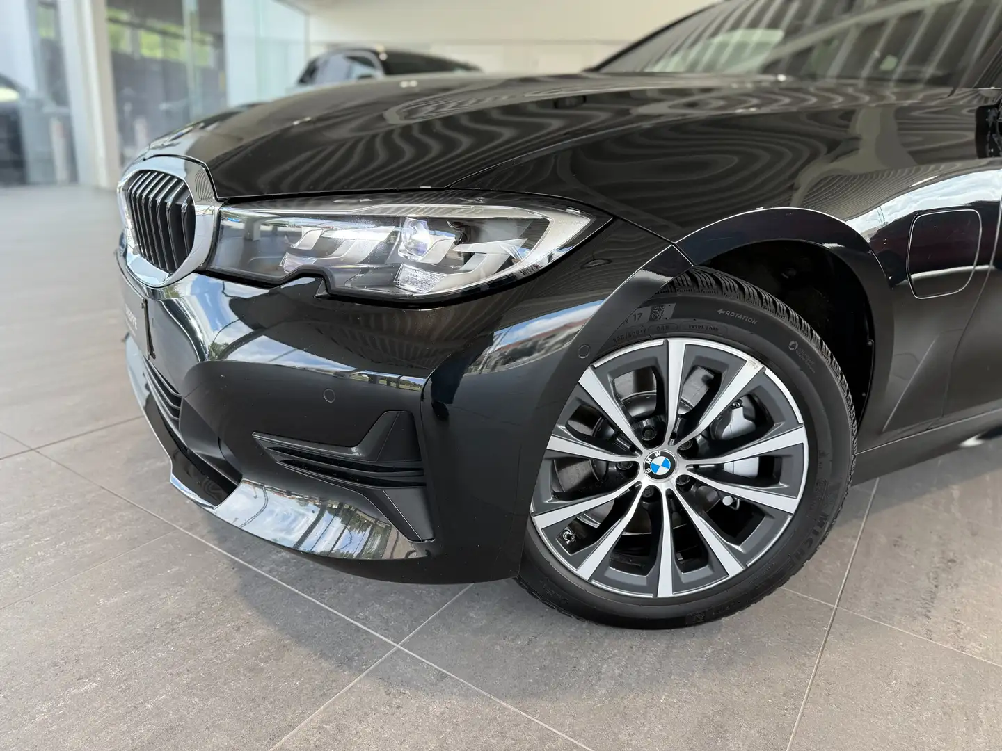 BMW 330 330e Touring Aut. Sport Line//Pano//Leder//Enz Negro - 2