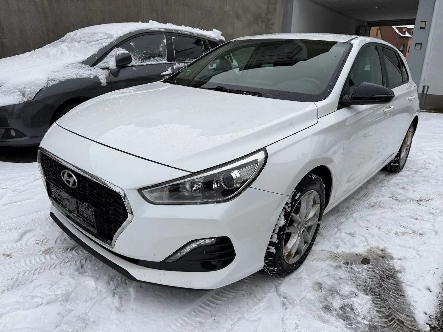 Hyundai i30 YES! *Automatik/Navi/CarPlay/Kamera* Weiß - 1