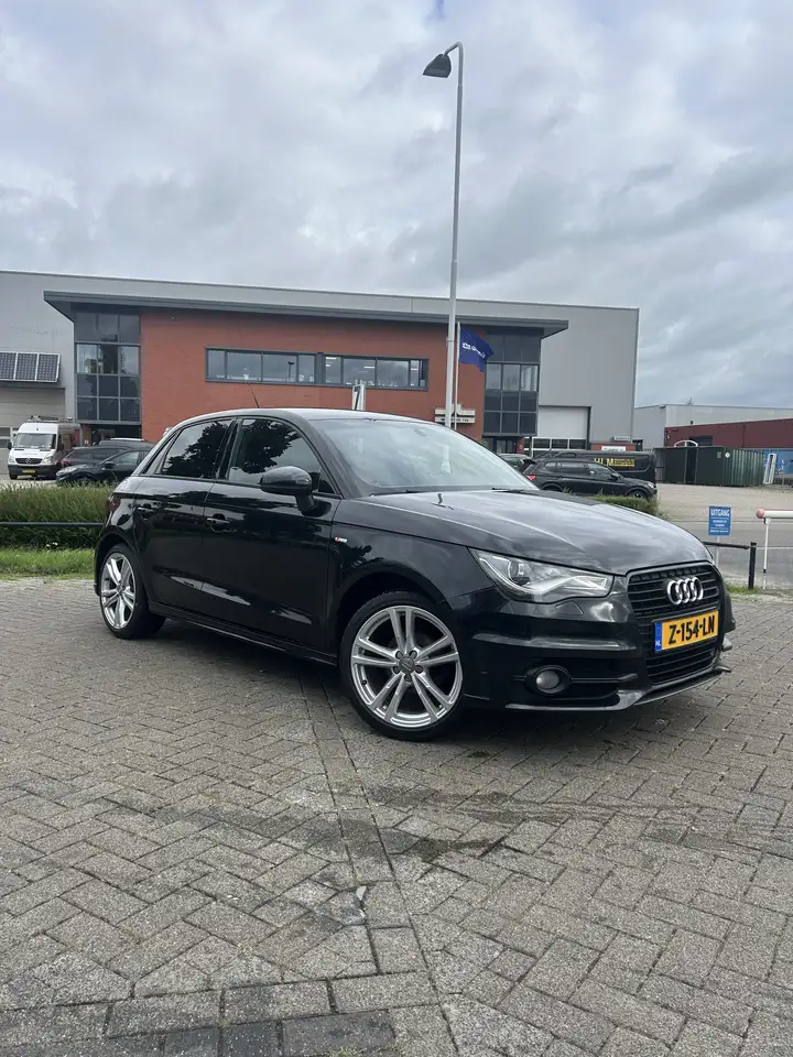 Audi A1 S-line 1.2 Tfsi 63KW SB 2013 Zwart - Top s — photo 1 of 17