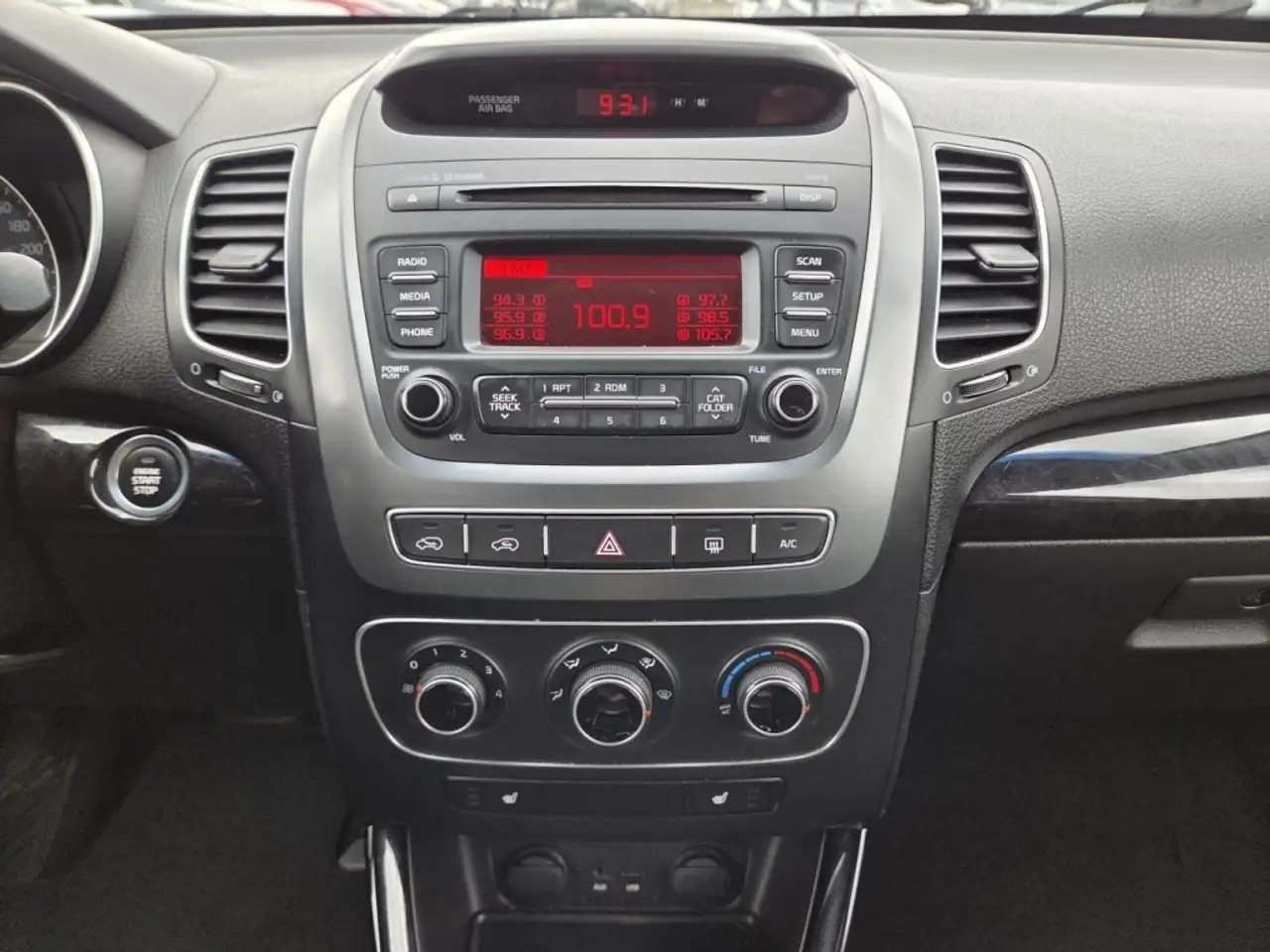 Kia Sorento photo Kia Sorento