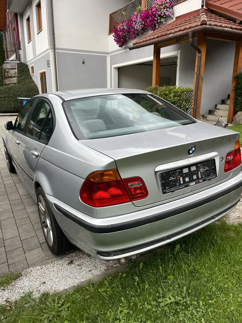 BMW 320 320d - 2