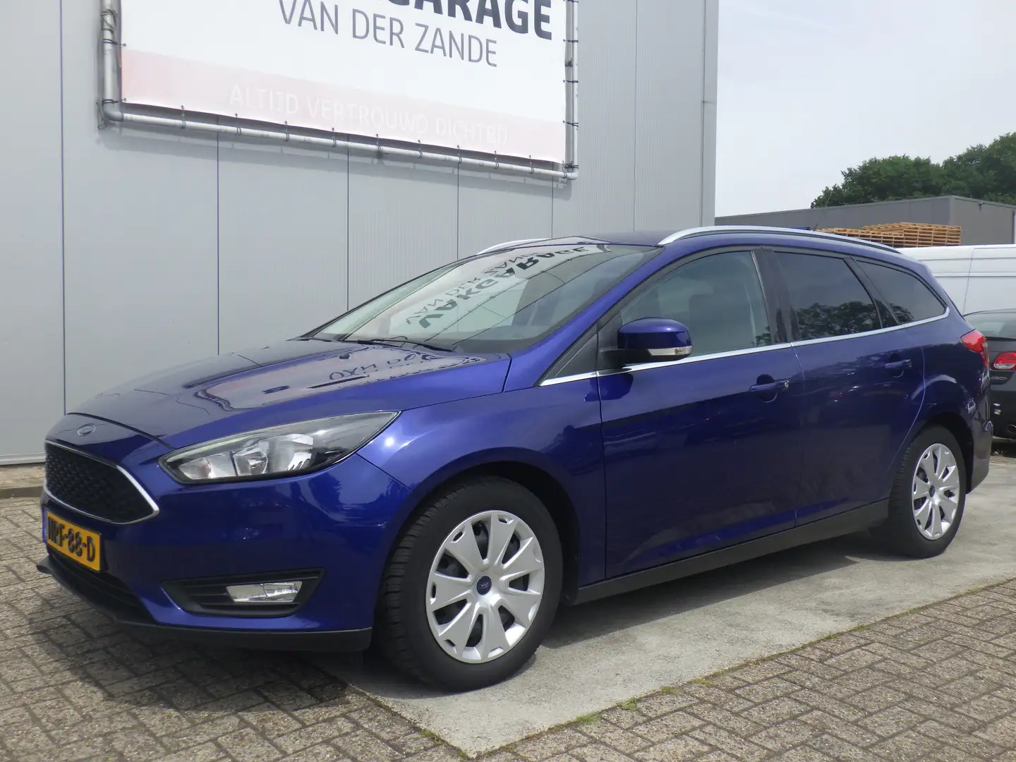 Ford Focus Wagon 1.0 EC Edition, Airco, Stoelverwarming! Blauw - 2