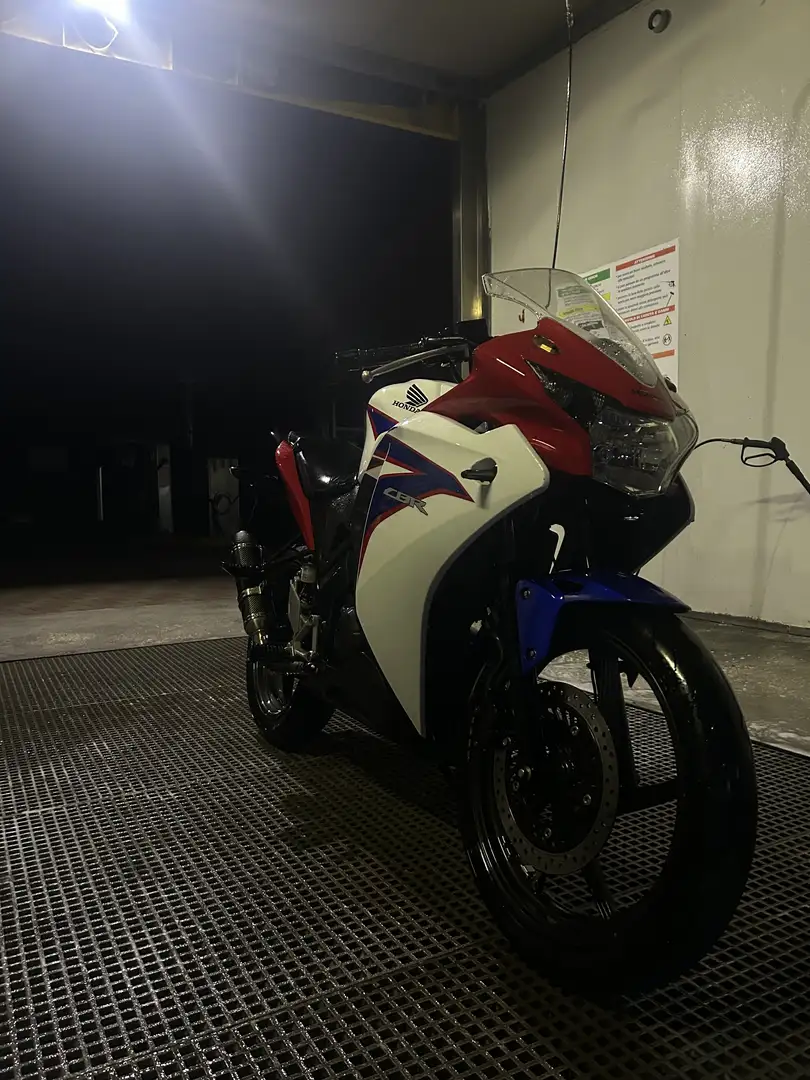 Honda CBR 125 r - 1