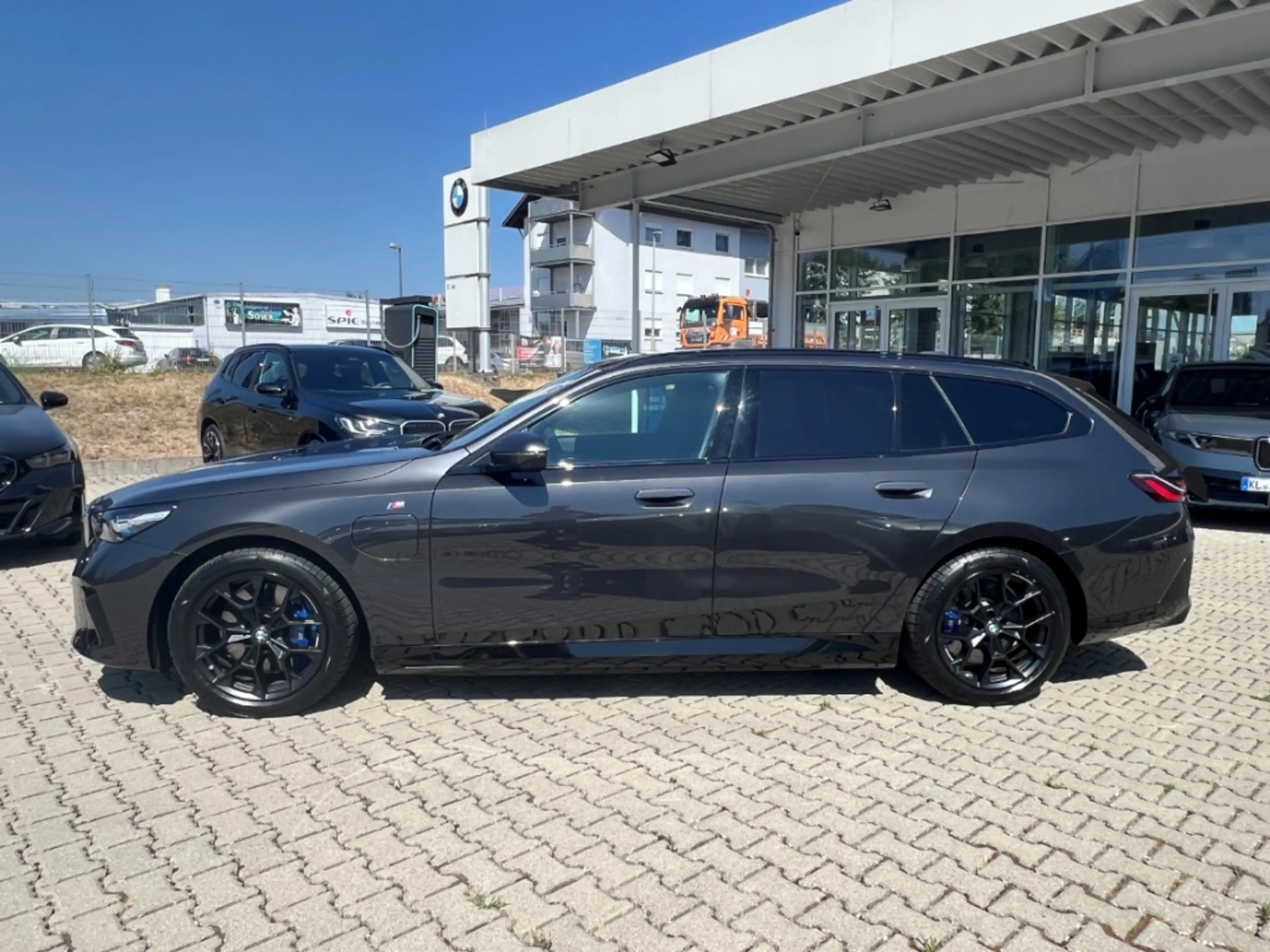 BMW 550 e xDr. Tour. M Sport 20'' AHK Pano Klimasitze Ad.F — photo 5