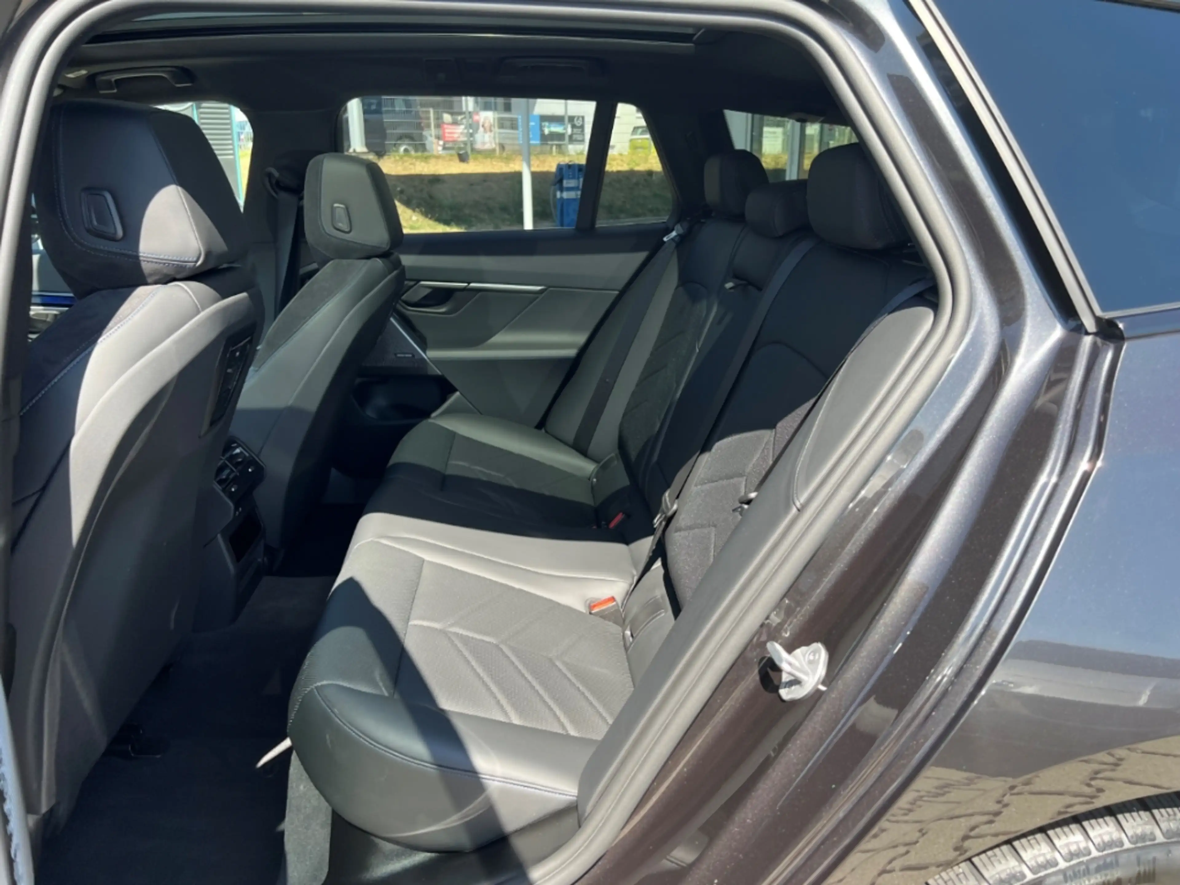 BMW 550 e xDr. Tour. M Sport 20'' AHK Pano Klimasitze Ad.F — photo 10