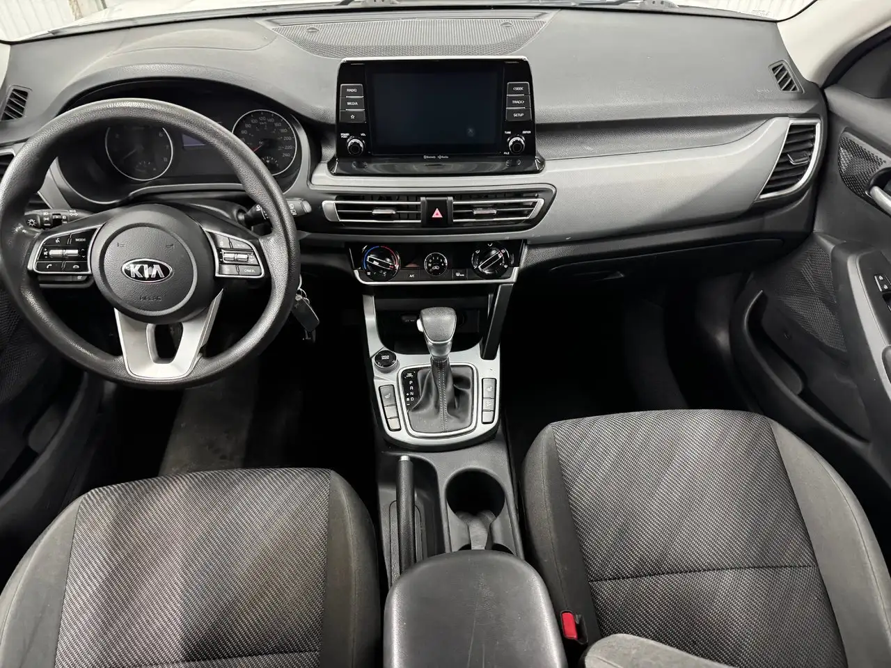 Kia Seltos снимка Kia Seltos