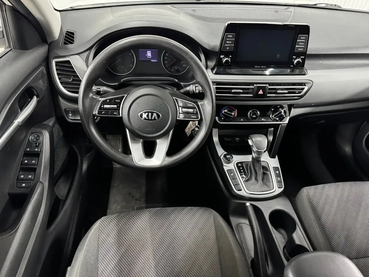 Kia Seltos снимка Kia Seltos