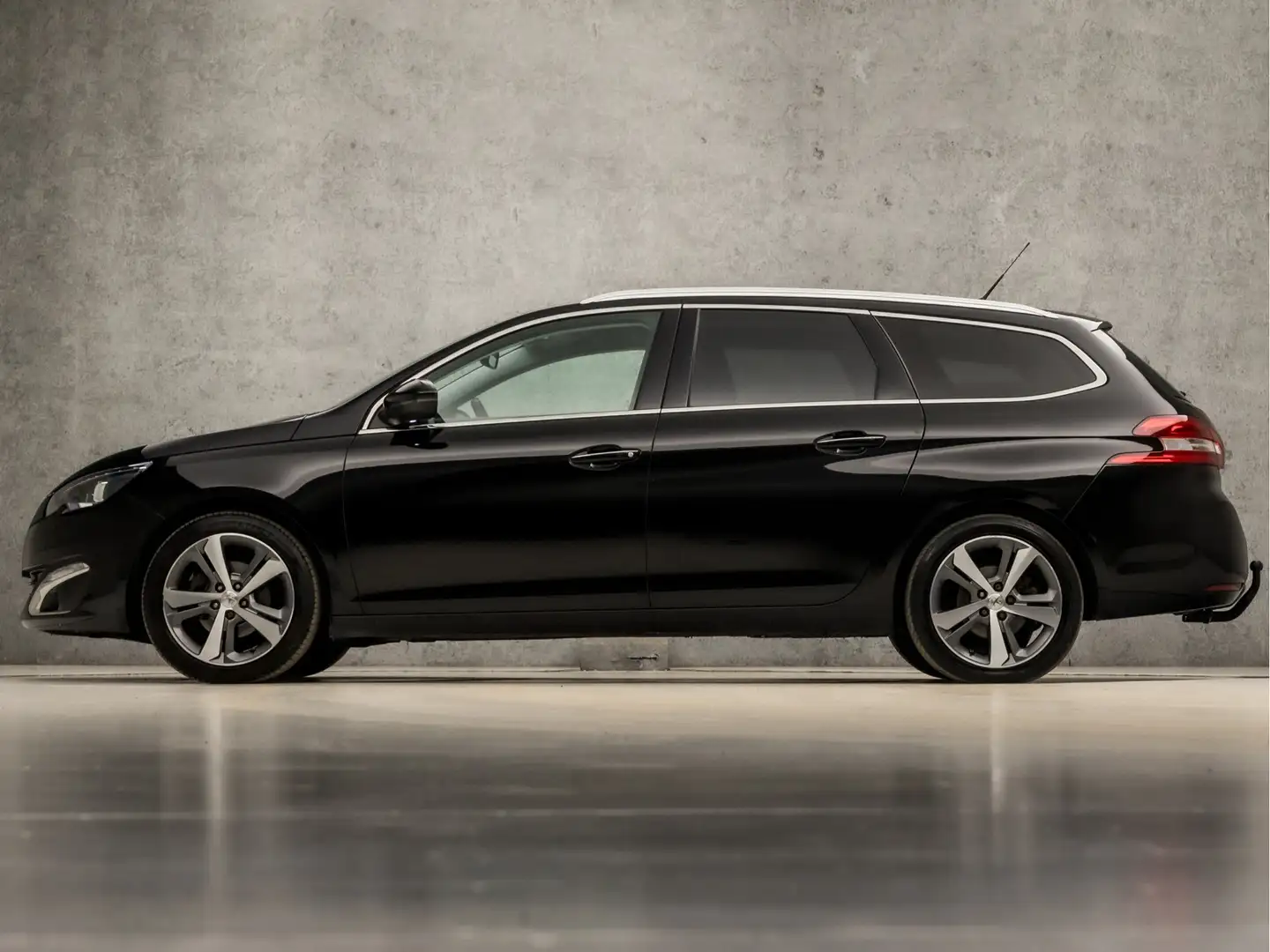 Peugeot 308 SW 1.2 PureTech Allure Sport (STOELVERWARMING, KEY Zwart - 2