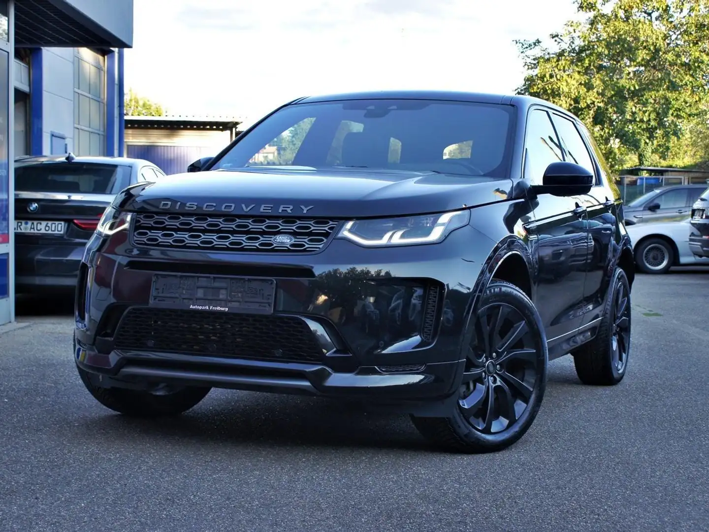 Land Rover Discovery Sport R-Dynamic SE AWD/LEDER/PANO/NAVI/AHK/AUTOMAT Noir - 1
