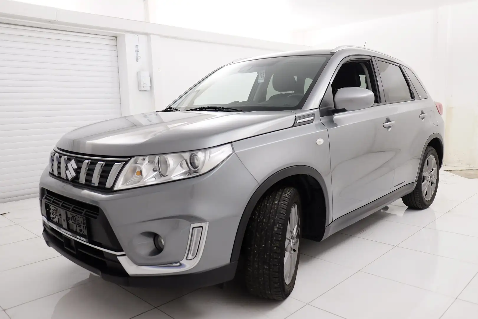 Suzuki Vitara Vitara 1.0 essence - LPG - 4x4 - Automatique Grigio - 2