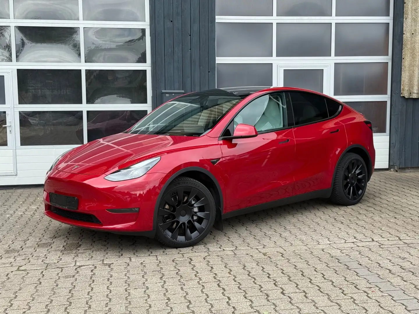 Tesla Model Y Long Range Dual AWD/Autopilot/Weiß/20-Zo Rot - 1