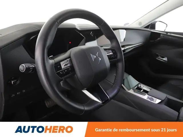 DS Automobiles DS 4 view 11