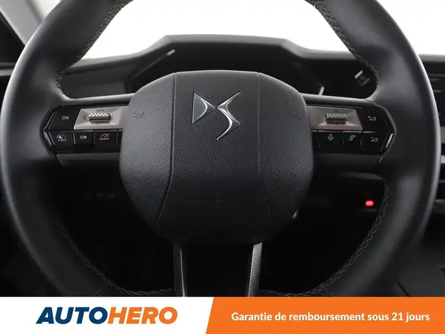 DS Automobiles DS 4 view 20