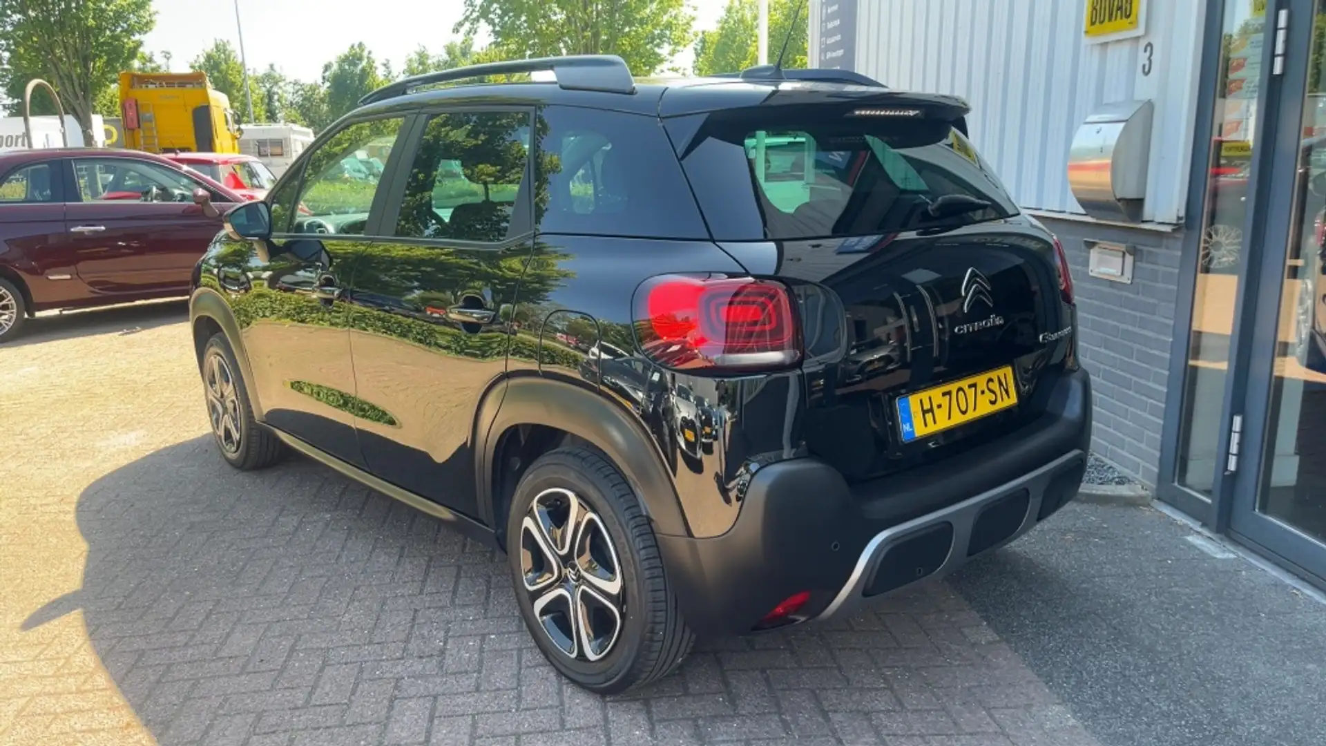 Citroen C3 Aircross 1.2 PT S&S Feel ,Navi, cruise, PDC, priv glas. Zwart - 2