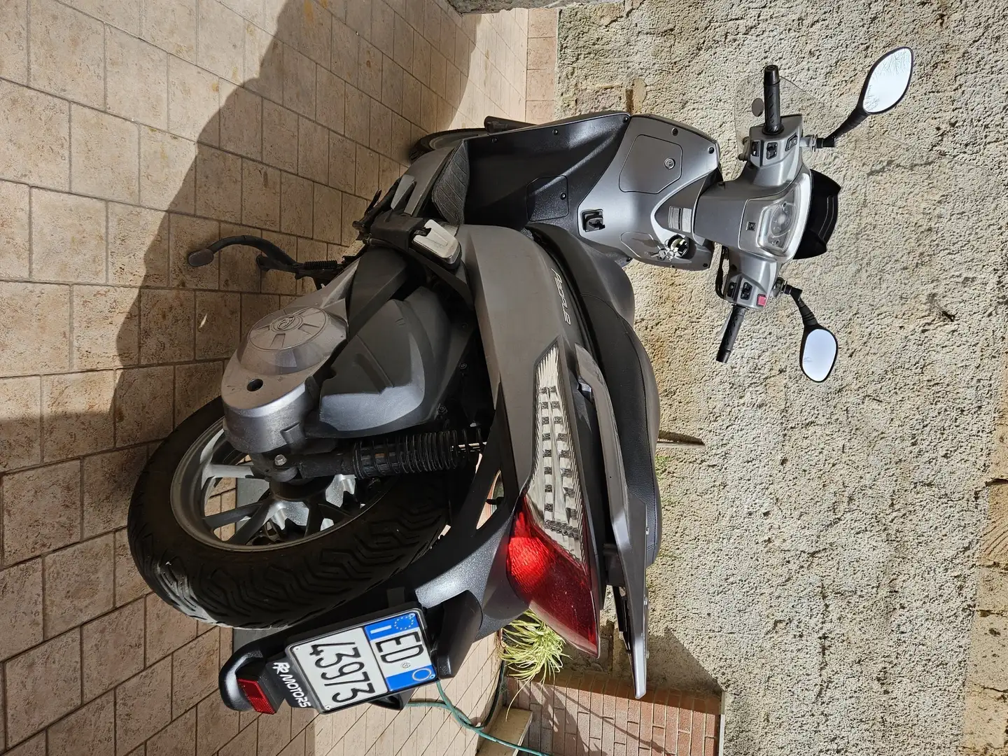 Kymco People GT300i Argent - 1