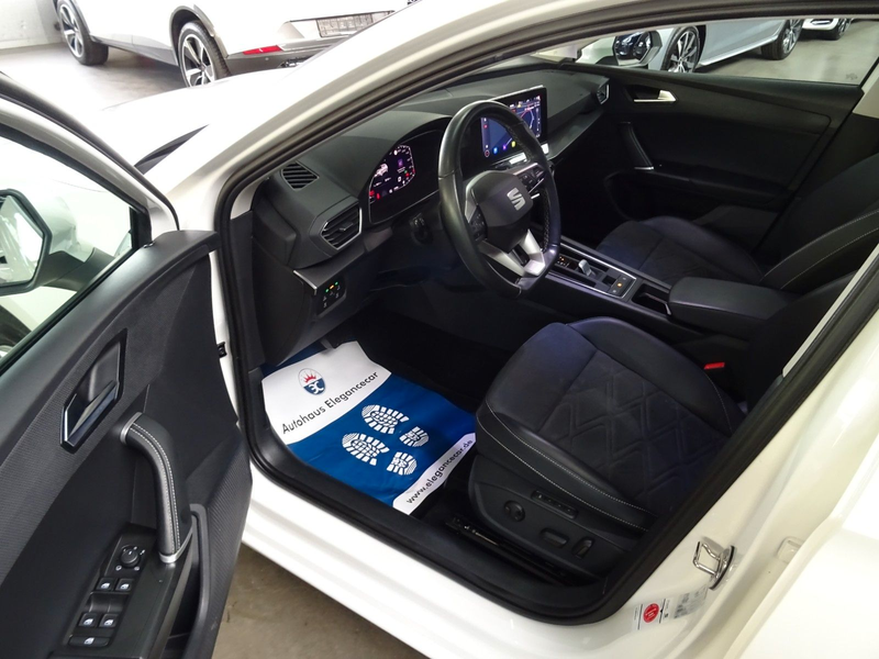 SEAT Leon LEON ST 2.0 TDI STYLE*AHK*ACC*CAM*KEY*BEATS*LED* — photo 8