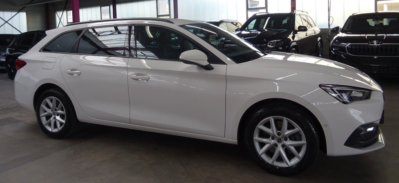 SEAT Leon LEON ST 2.0 TDI STYLE*AHK*ACC*CAM*KEY*BEATS*LED* — photo 14
