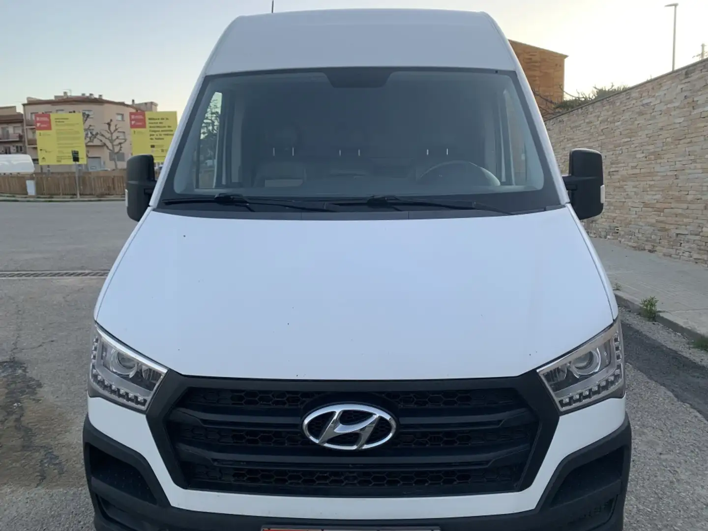 Hyundai H350 Fg. 2.5CRDI Essence 5.5M Blanco - 1