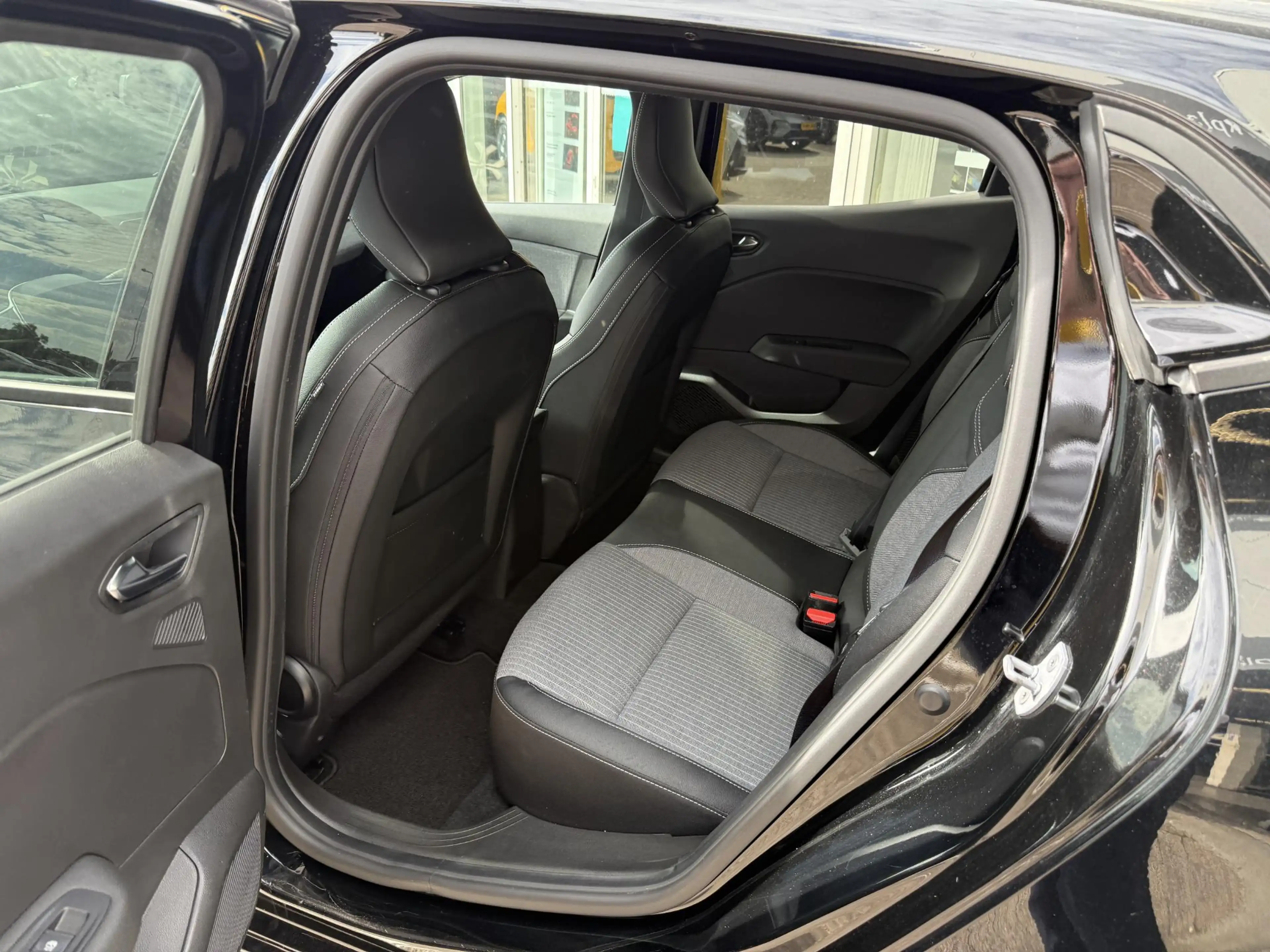Renault Clio 1.6 E-Tech Full Hybrid 145 techno | NAP | Navigati — photo 9