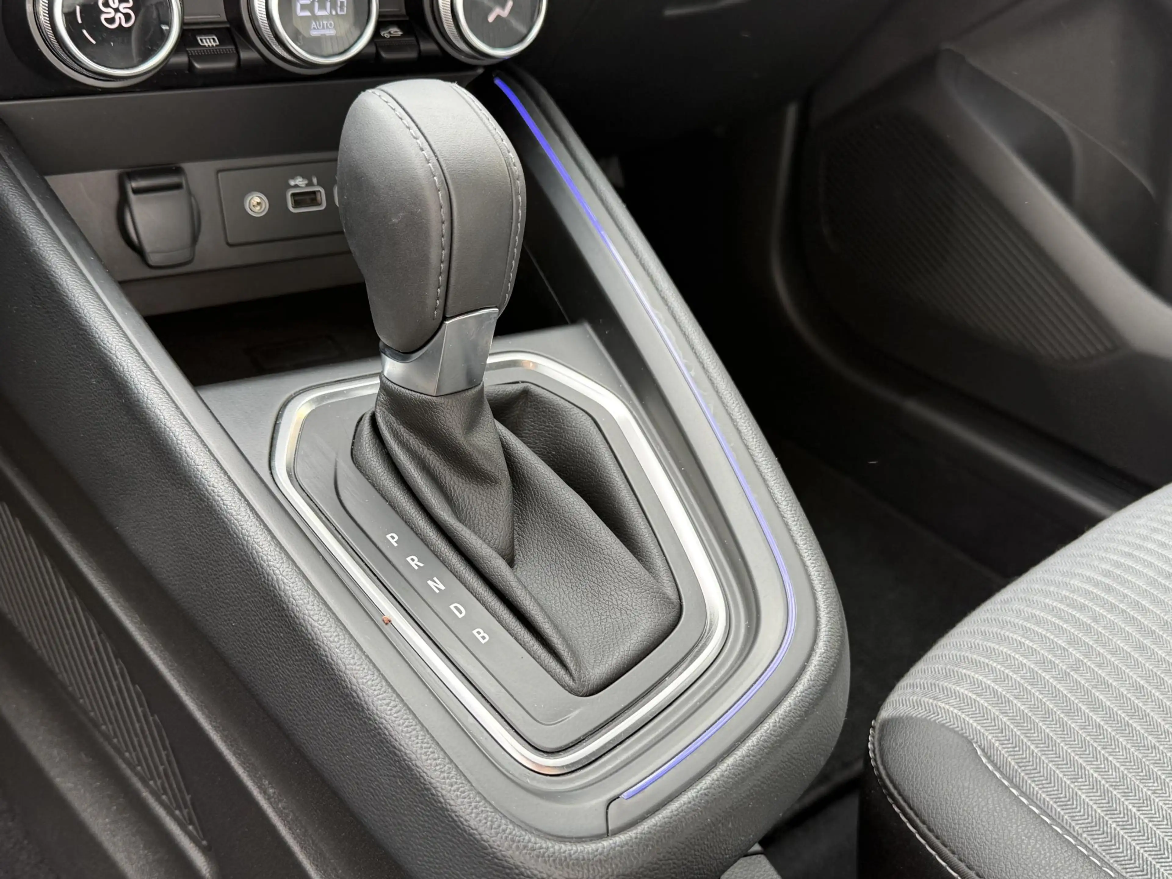 Renault Clio 1.6 E-Tech Full Hybrid 145 techno | NAP | Navigati — photo 23
