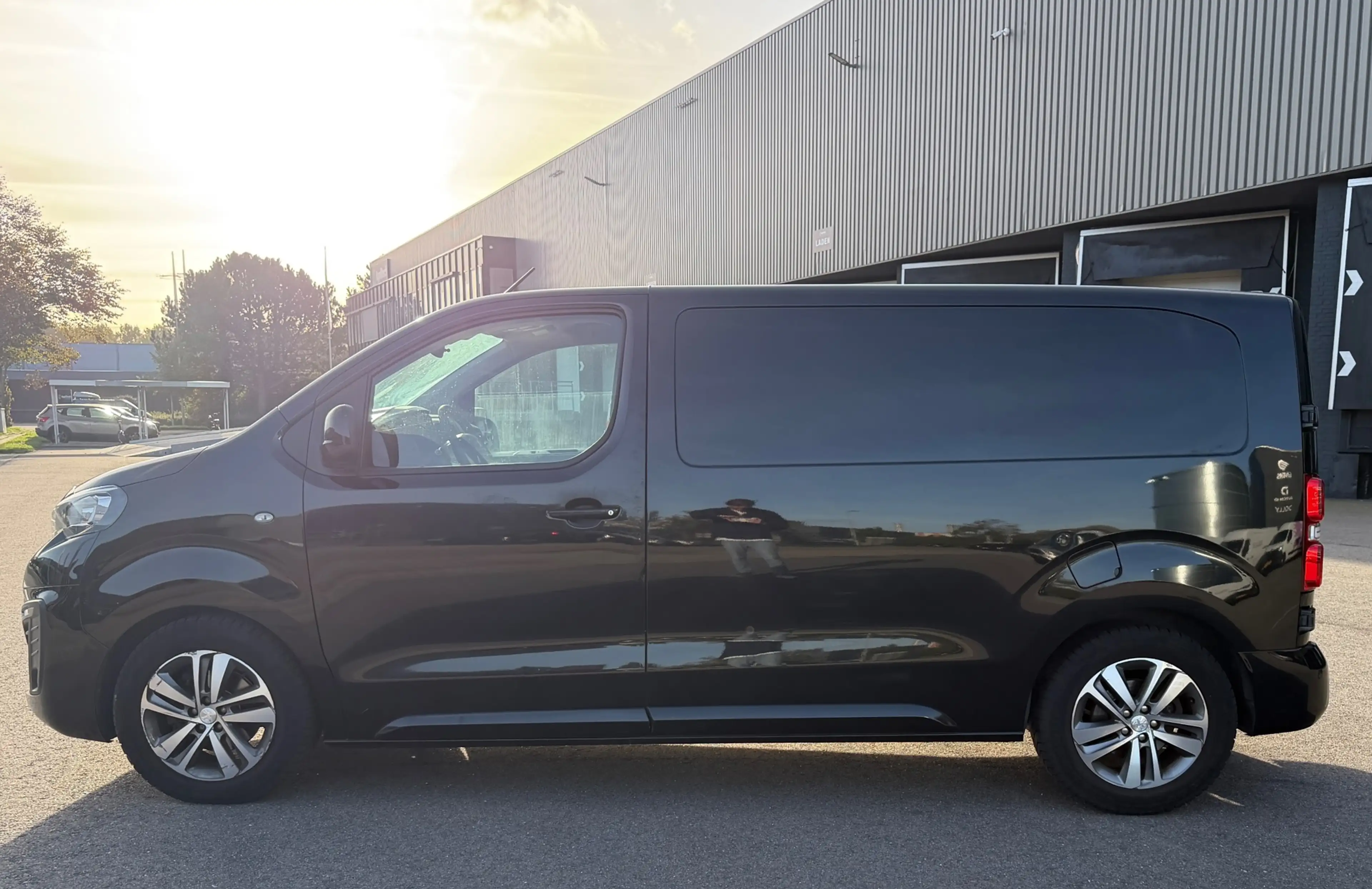 Peugeot Expert 227S 2.0 BlueHDI 150 Premium Pack DEALERONDERHOUDE — photo 3