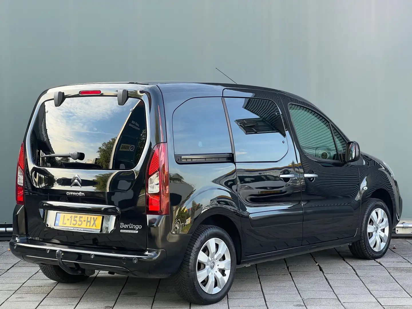 Citroen Berlingo BWJ 2017 | 1.2PT 111PK XTR | CLIMA | NAVI | STOELV Schwarz - 2
