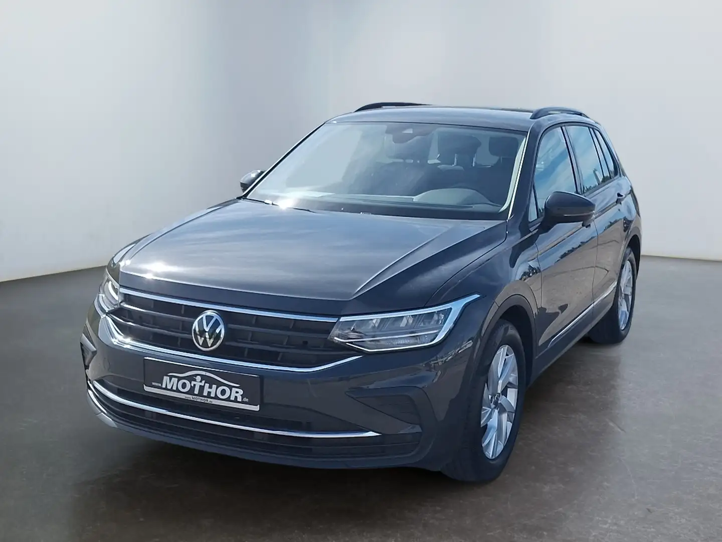 Volkswagen Tiguan Life 1.5 TSI ACC PDC LED AkustikGlas Grau - 2