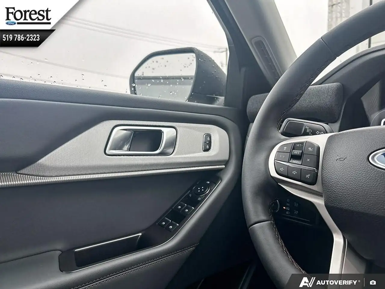 Ford Explorer снимка Ford Explorer