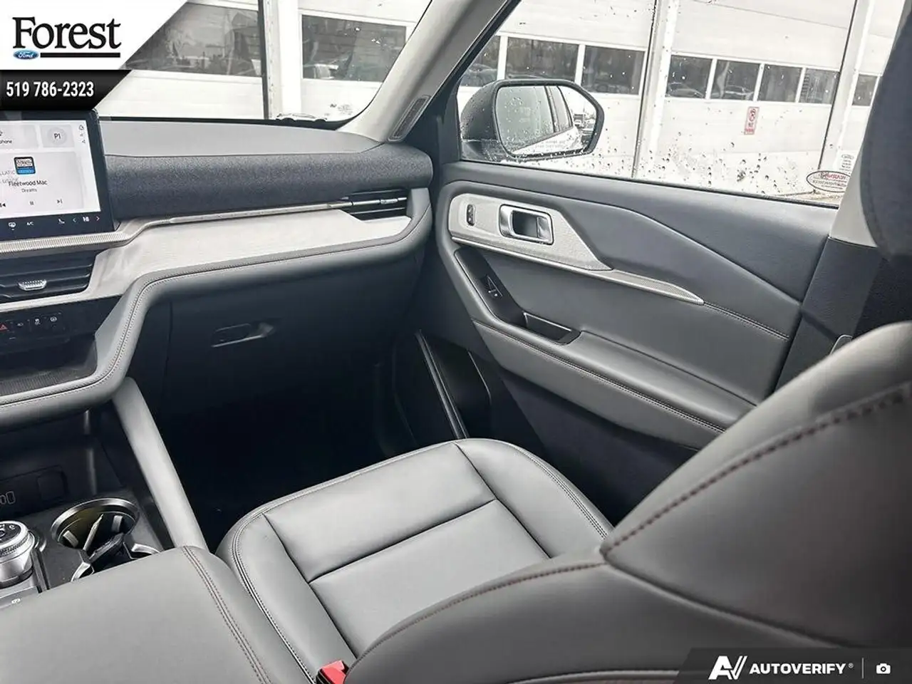 Ford Explorer снимка Ford Explorer