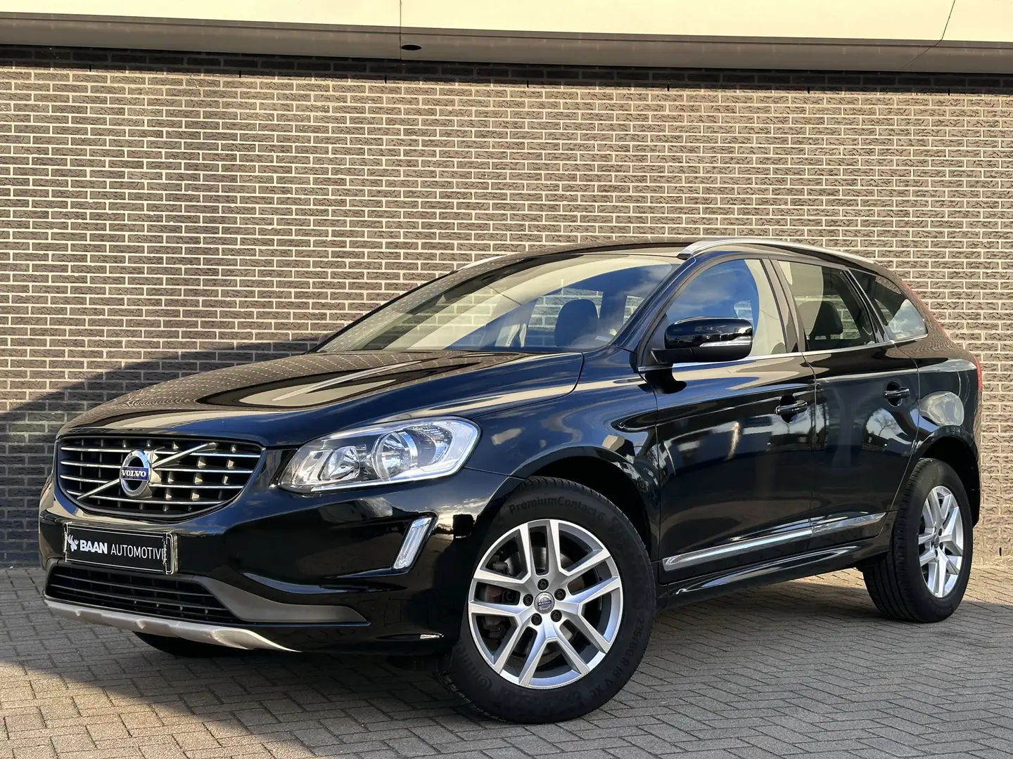 Volvo XC60 2.0 D4 FWD Polar+ Zwart - 2
