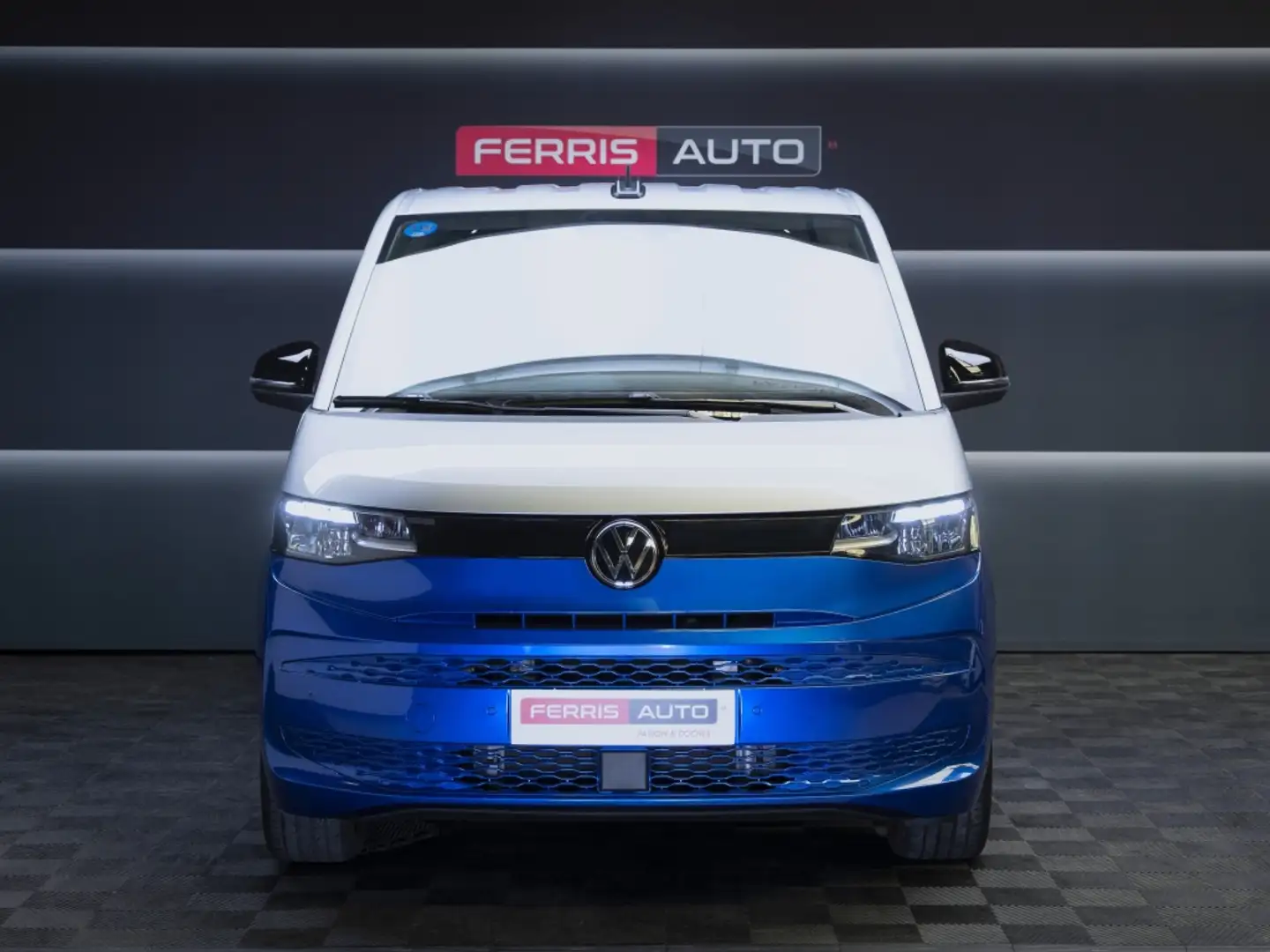 Volkswagen T7 Multivan 1.4 TSI PHEV Batalla Corta Life DSG 160kW Gris - 2