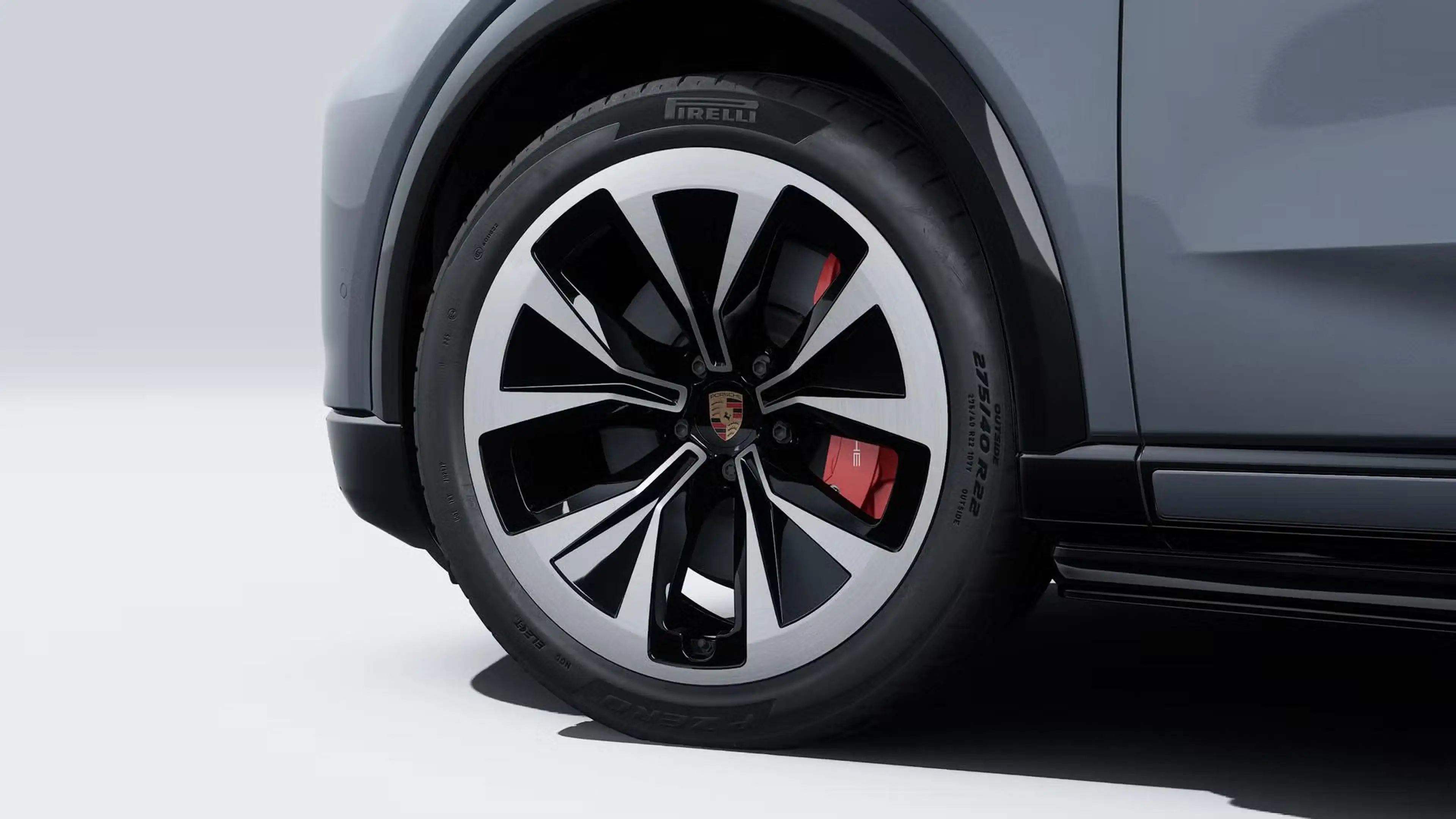 Porsche Cayenne S Electric — photo 10