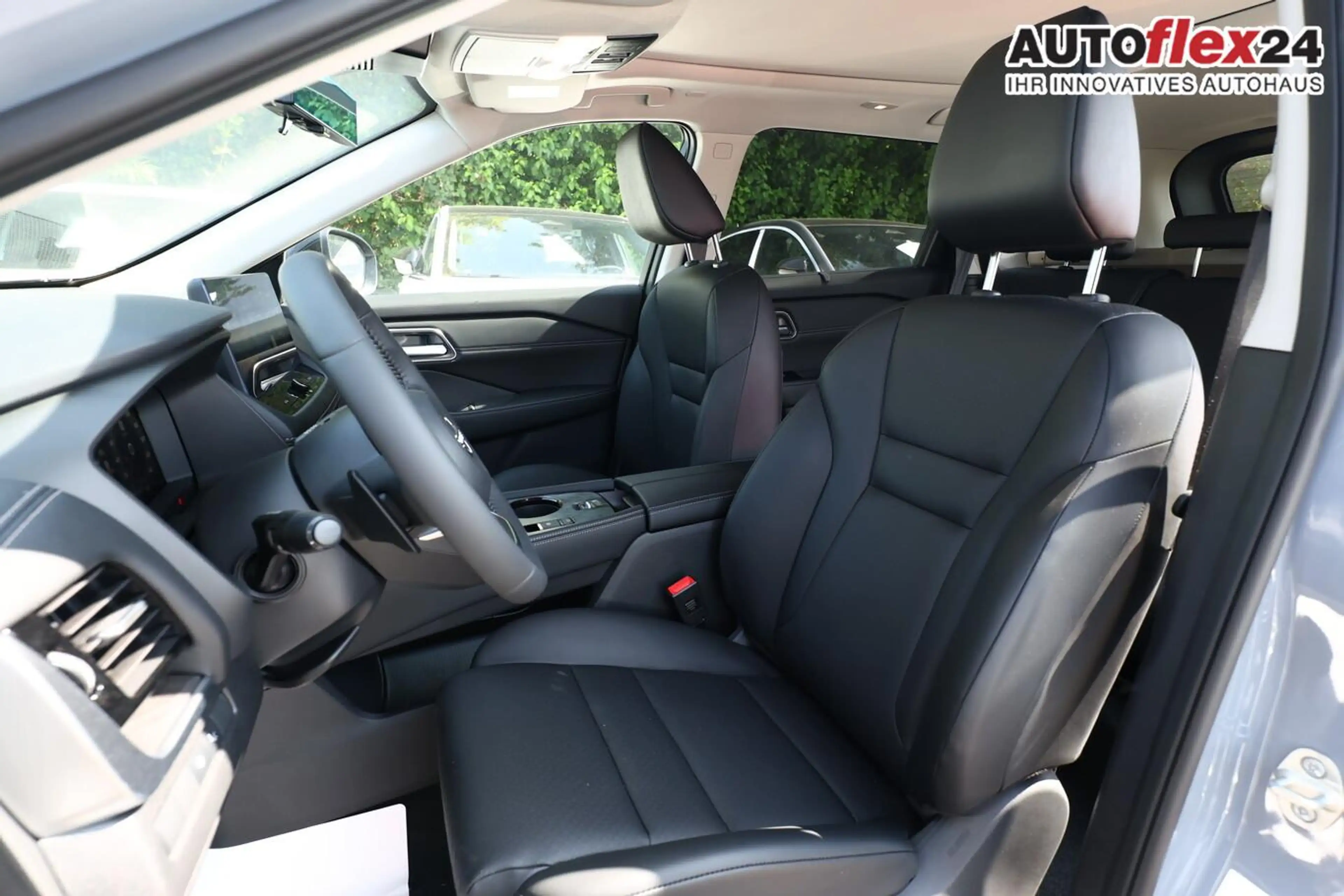 Nissan X-Trail Tekna Pano 4xSHZ HUD PrivG LED 360° Nav 120 kW ... — photo 5