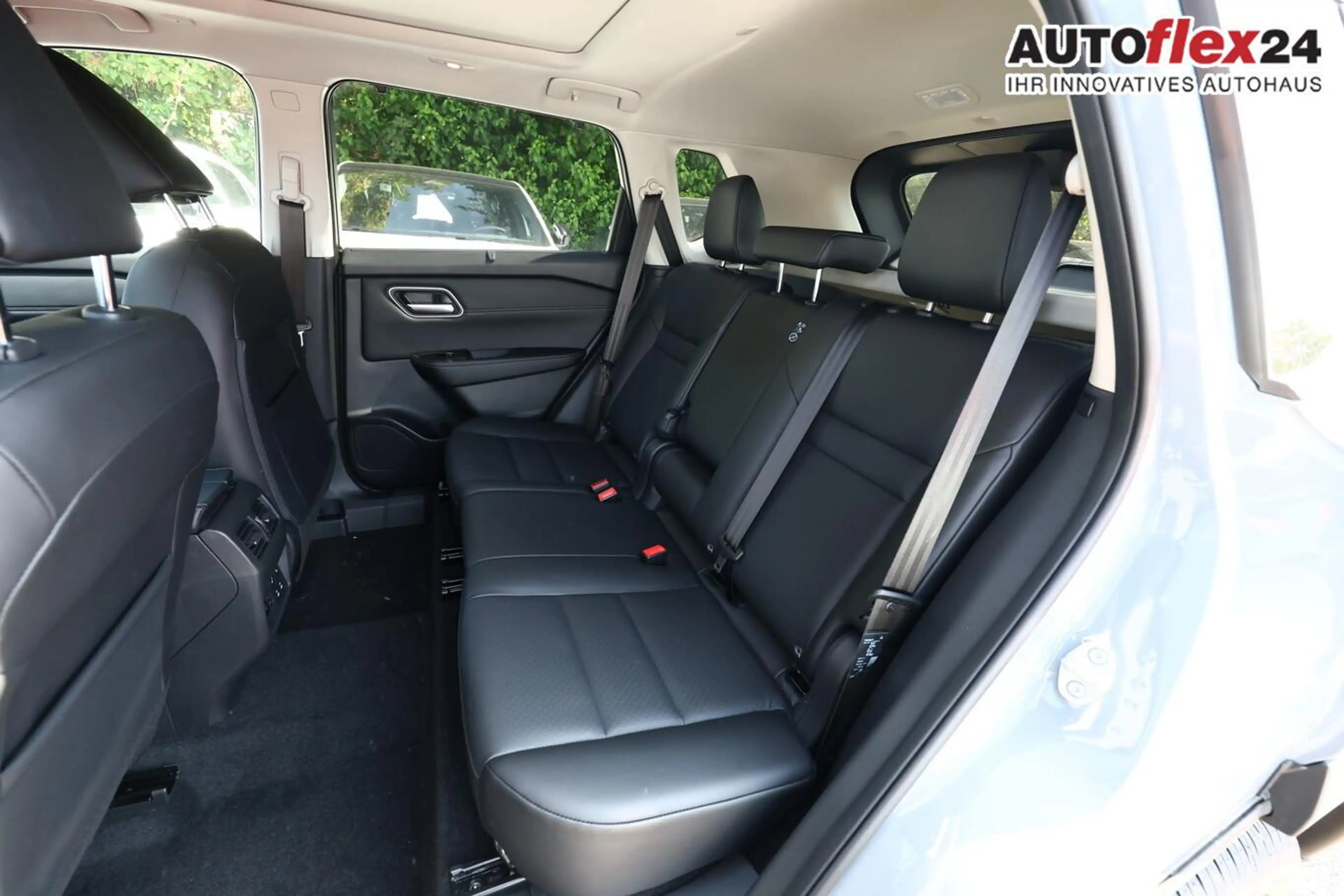 Nissan X-Trail Tekna Pano 4xSHZ HUD PrivG LED 360° Nav 120 kW ... — photo 9
