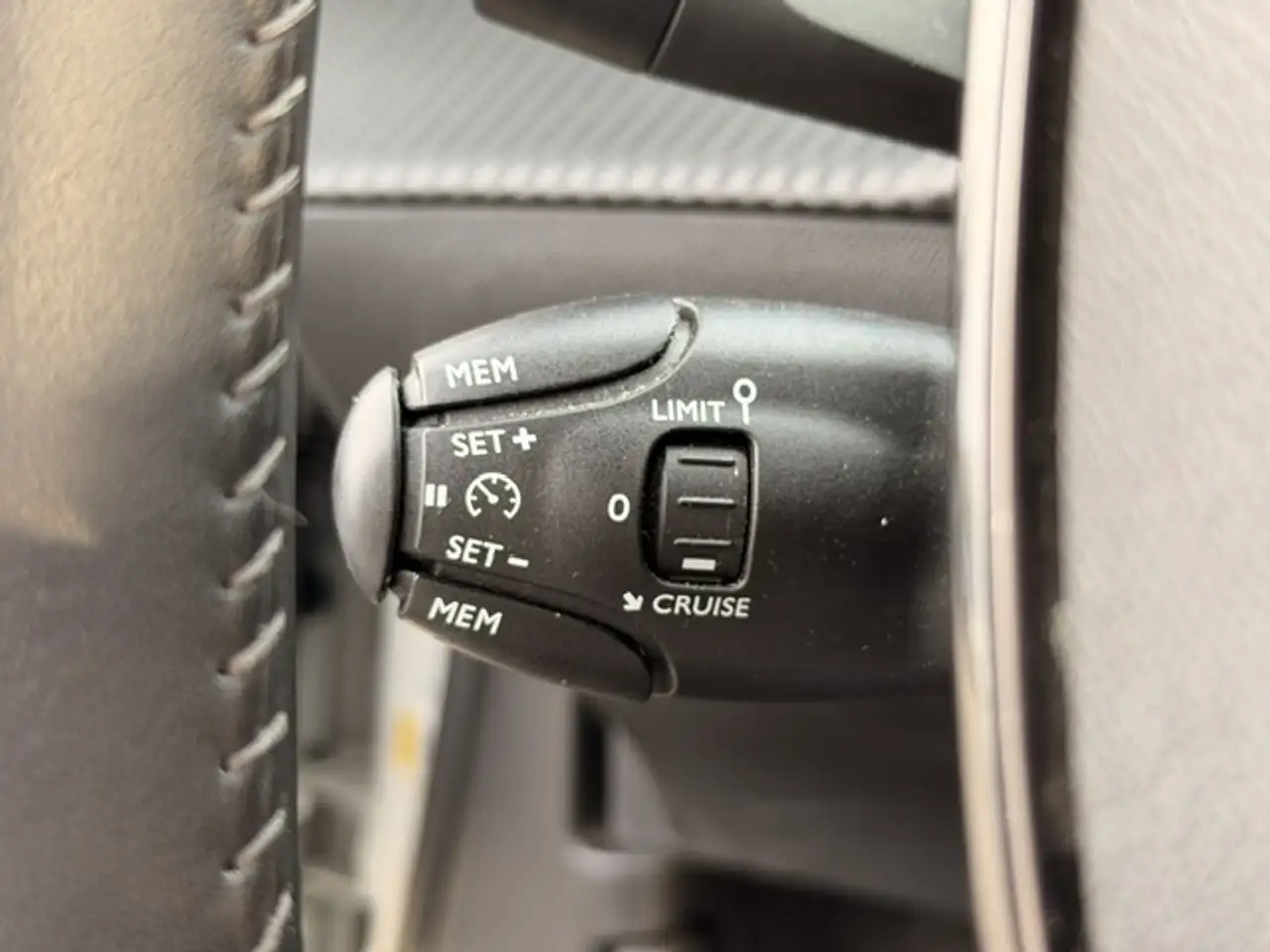 Peugeot 2008 2008 — photo 12
