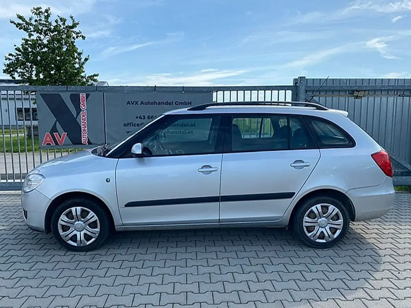 Skoda Fabia Combi Classic 1,2/2 BESITZER/KLIMA/WENIG KILOME... Grau - 2