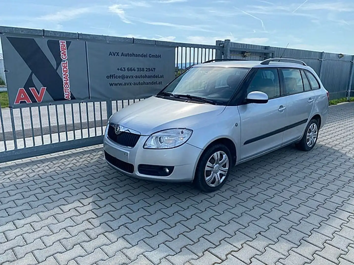Skoda Fabia Combi Classic 1,2/2 BESITZER/KLIMA/WENIG KILOME... Grau - 1
