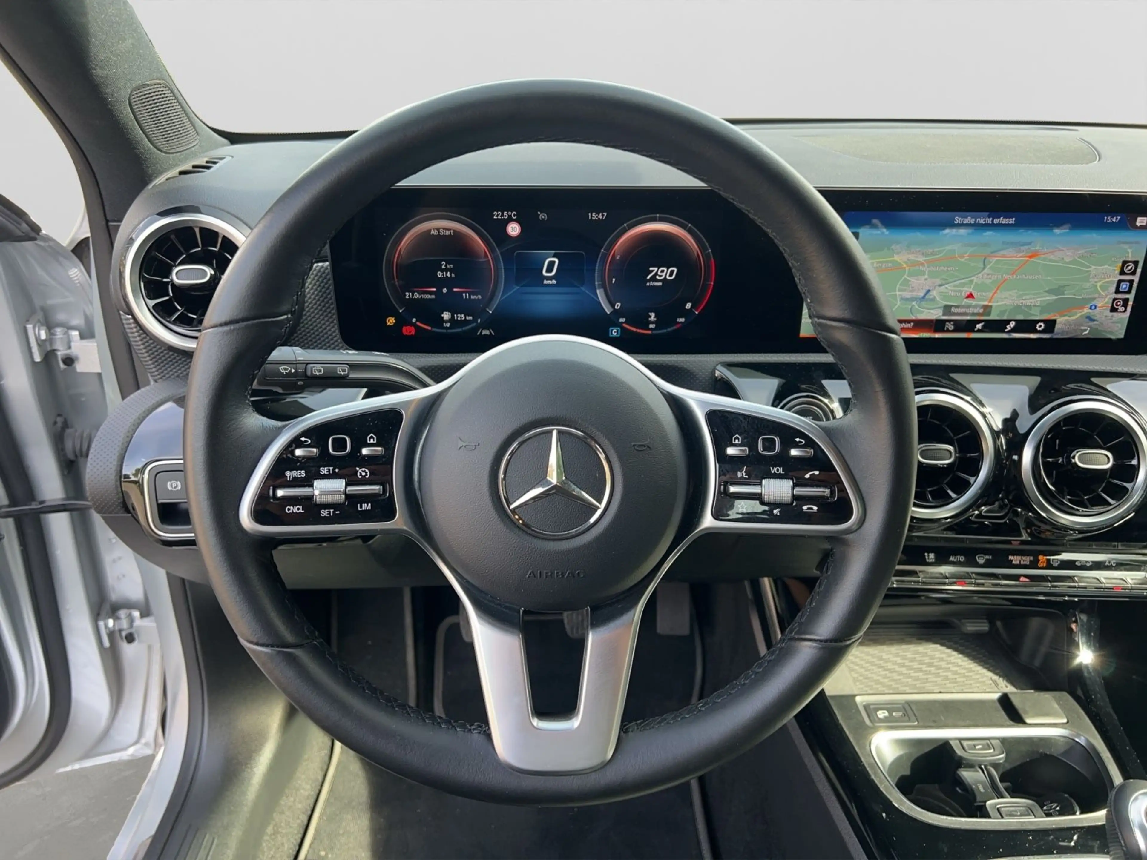 Mercedes-Benz A 180 Lim. / NAVI / 2.Hand / Temp. / LED — photo 17