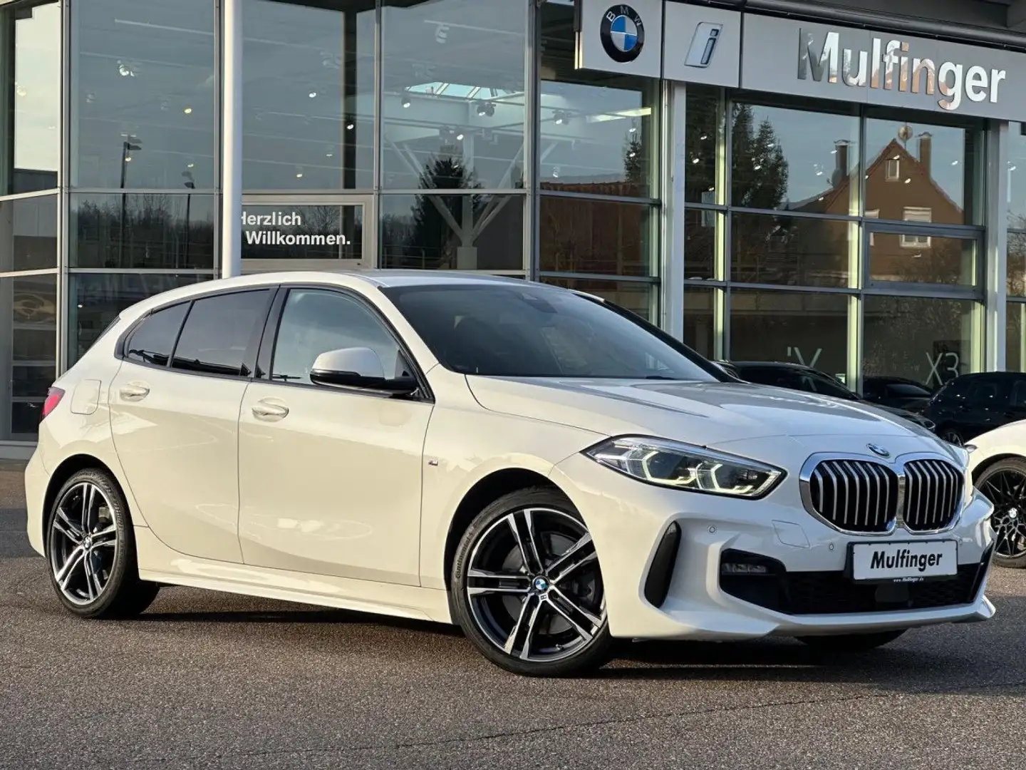 BMW 120 d xDr.M Sport Aut. Ad-LED HiFi Sitzh.Lordose Weiß - 2