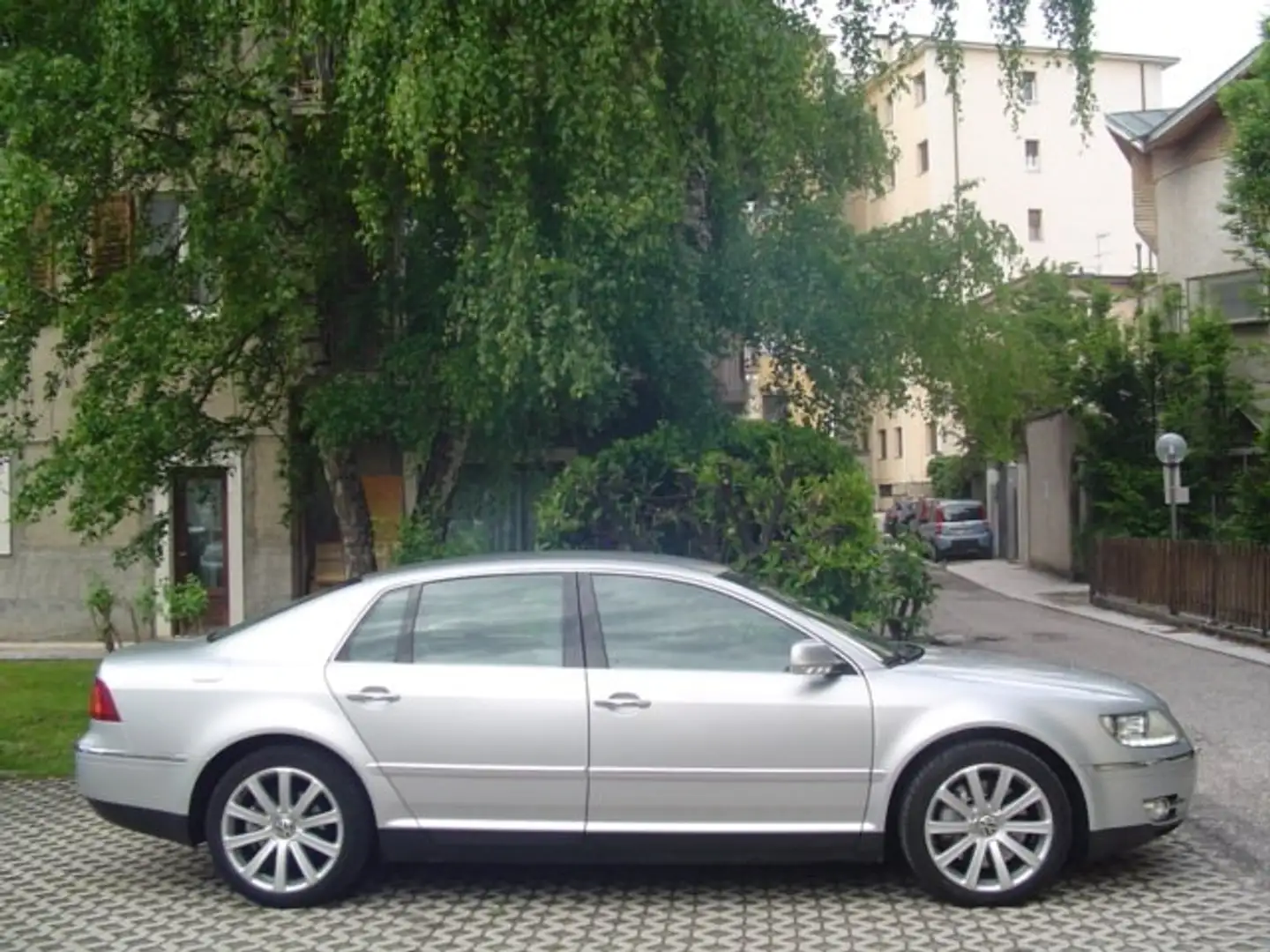 Volkswagen Phaeton 3.0 TDI V6 4MOT. aut. **UNICOPROP.** Argento - 2