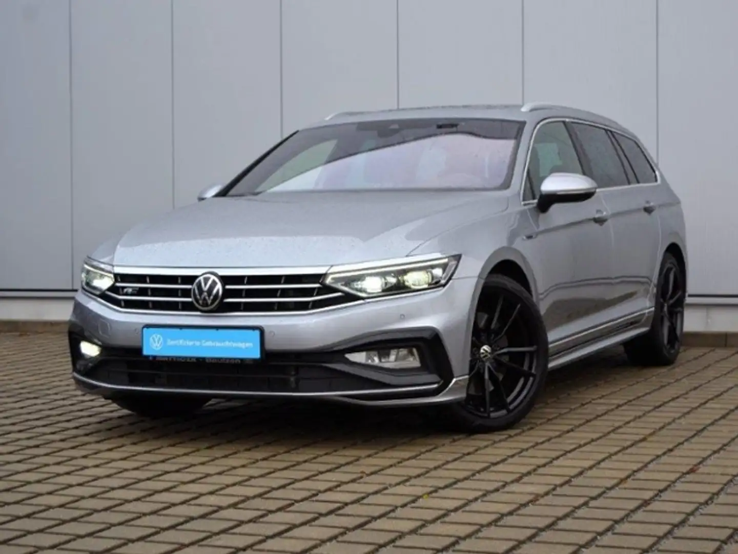 Volkswagen Passat Variant 2.0 TDI 240 PS 4M DSG R-Line VOLL/ELEGANCE/PANORA Plateado - 2