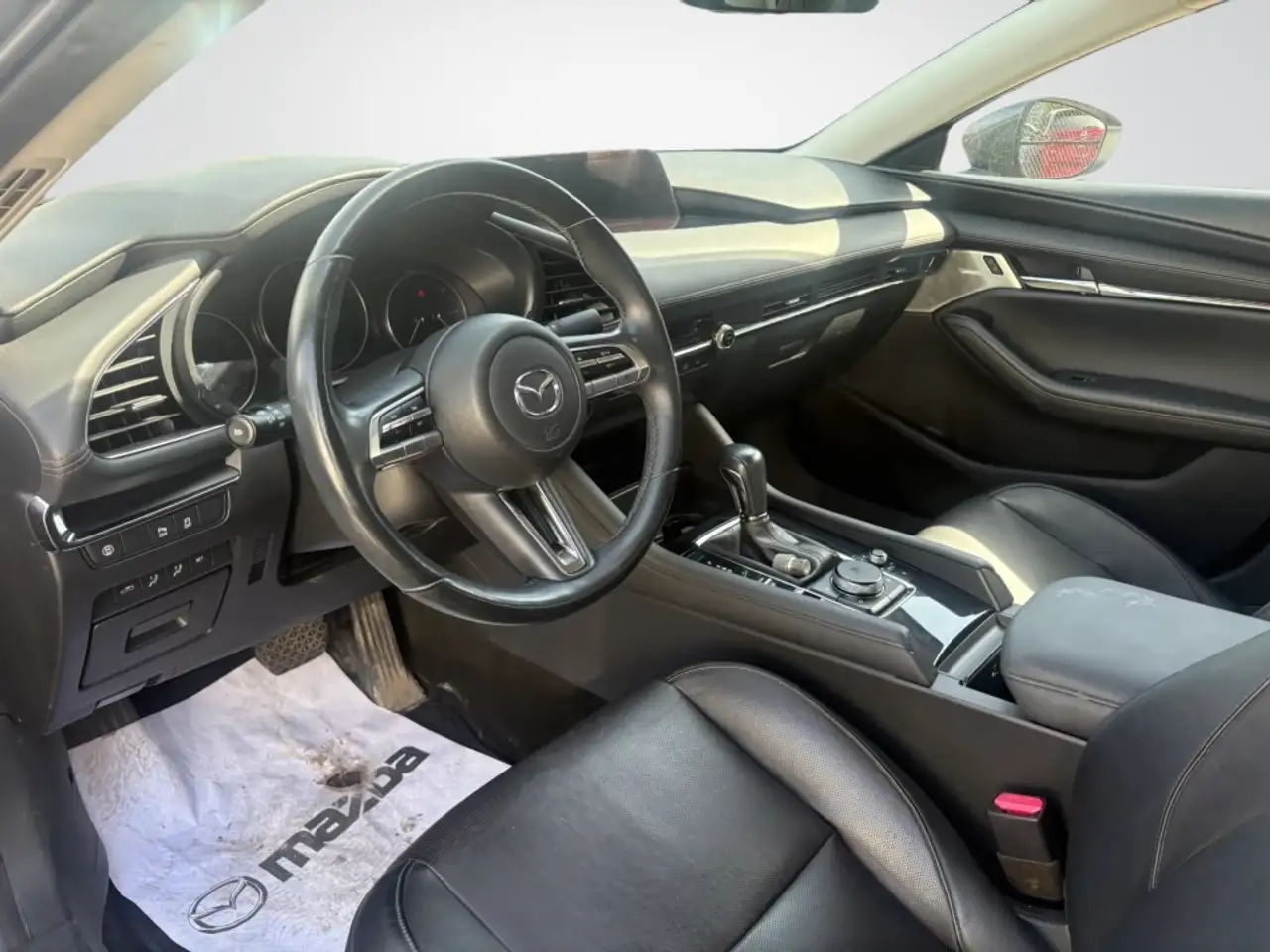 Mazda 3 снимка Mazda 3