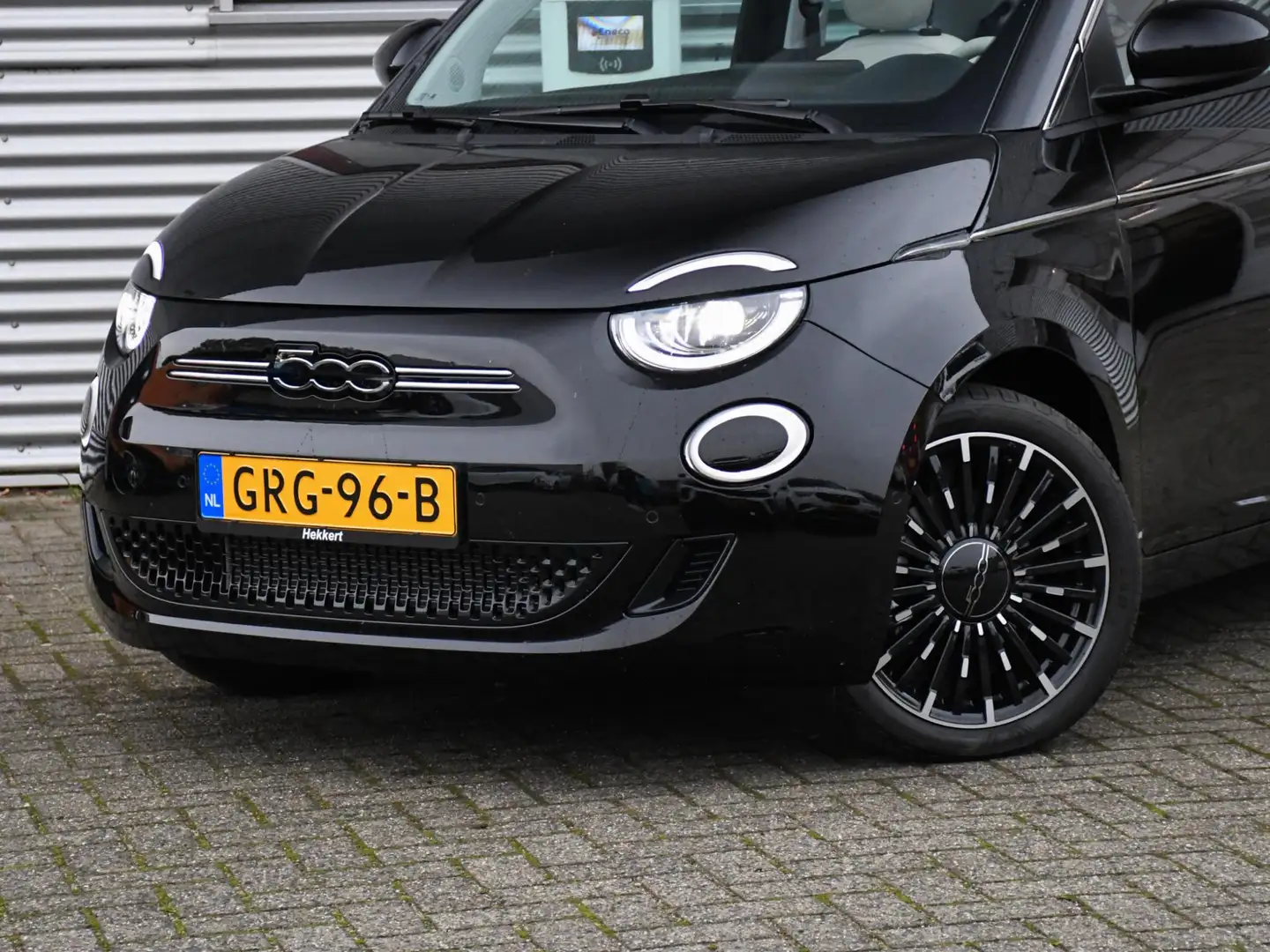 Fiat 500e C La Prima 42kWh 118pk Automaat Fiat 500 C La Prim Zwart - 2