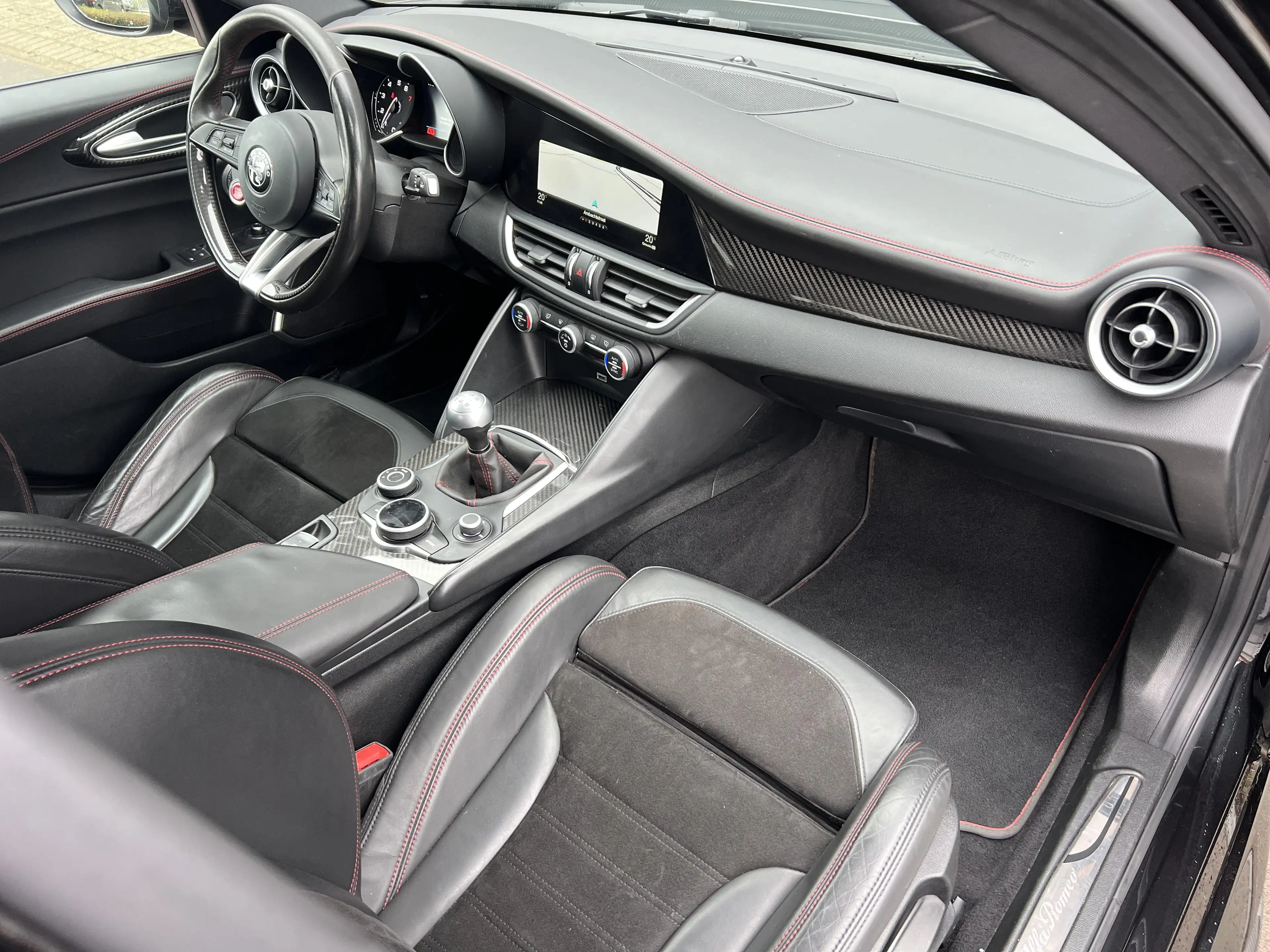 Alfa Romeo Giulia Quadrifoglio MT 510PK UNIEK — photo 13